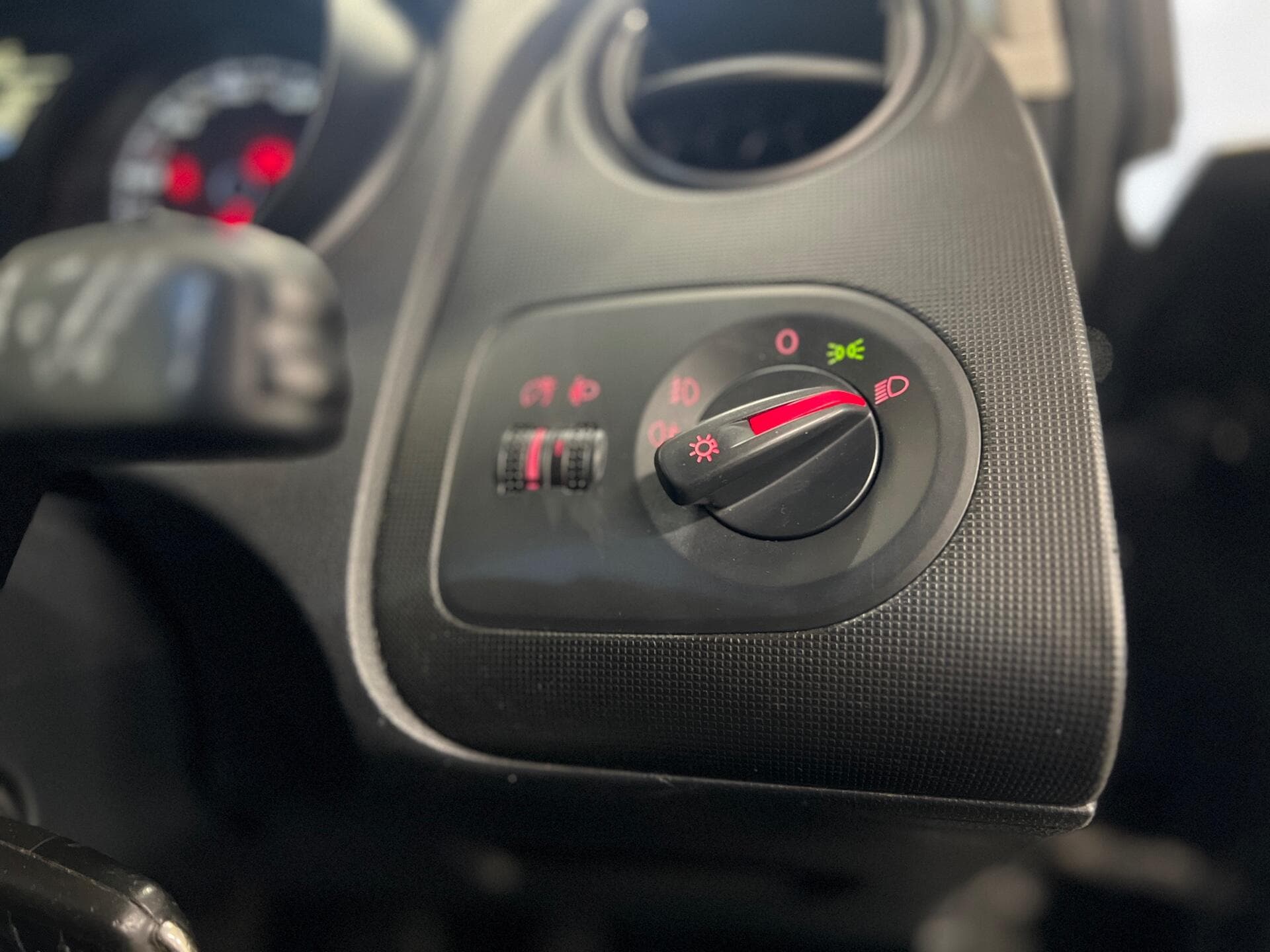 2015 SEAT Ibiza - Thumbnail 24