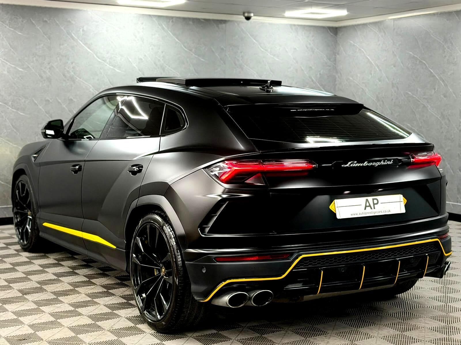 2022 Lamborghini Urus - Thumbnail 33