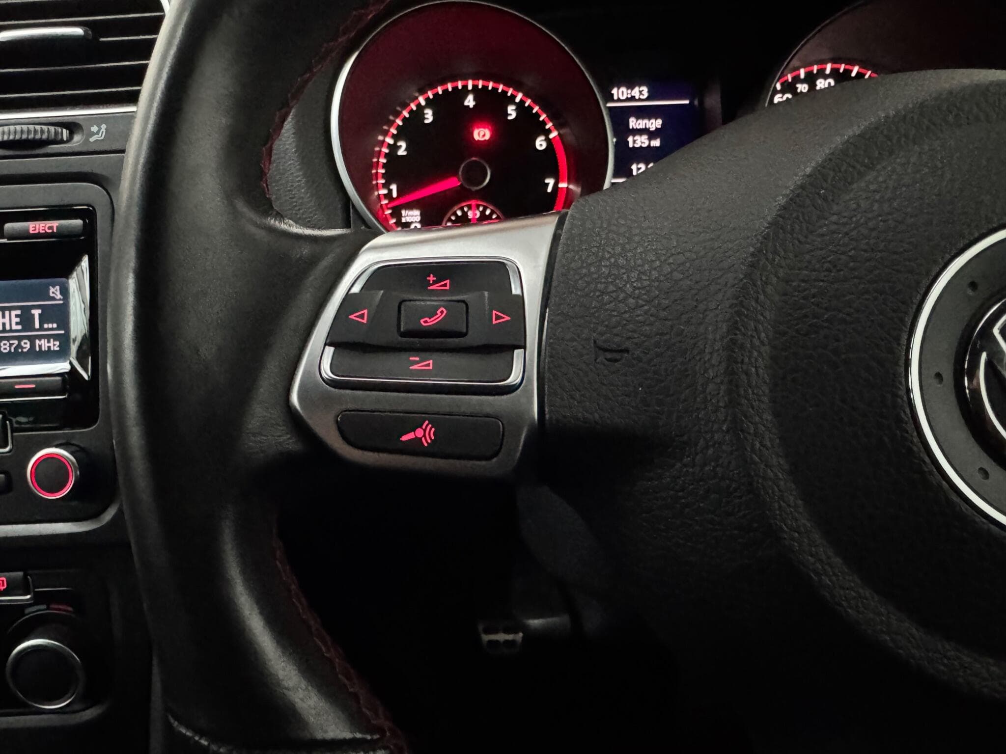 2011 Volkswagen Golf - Thumbnail 17