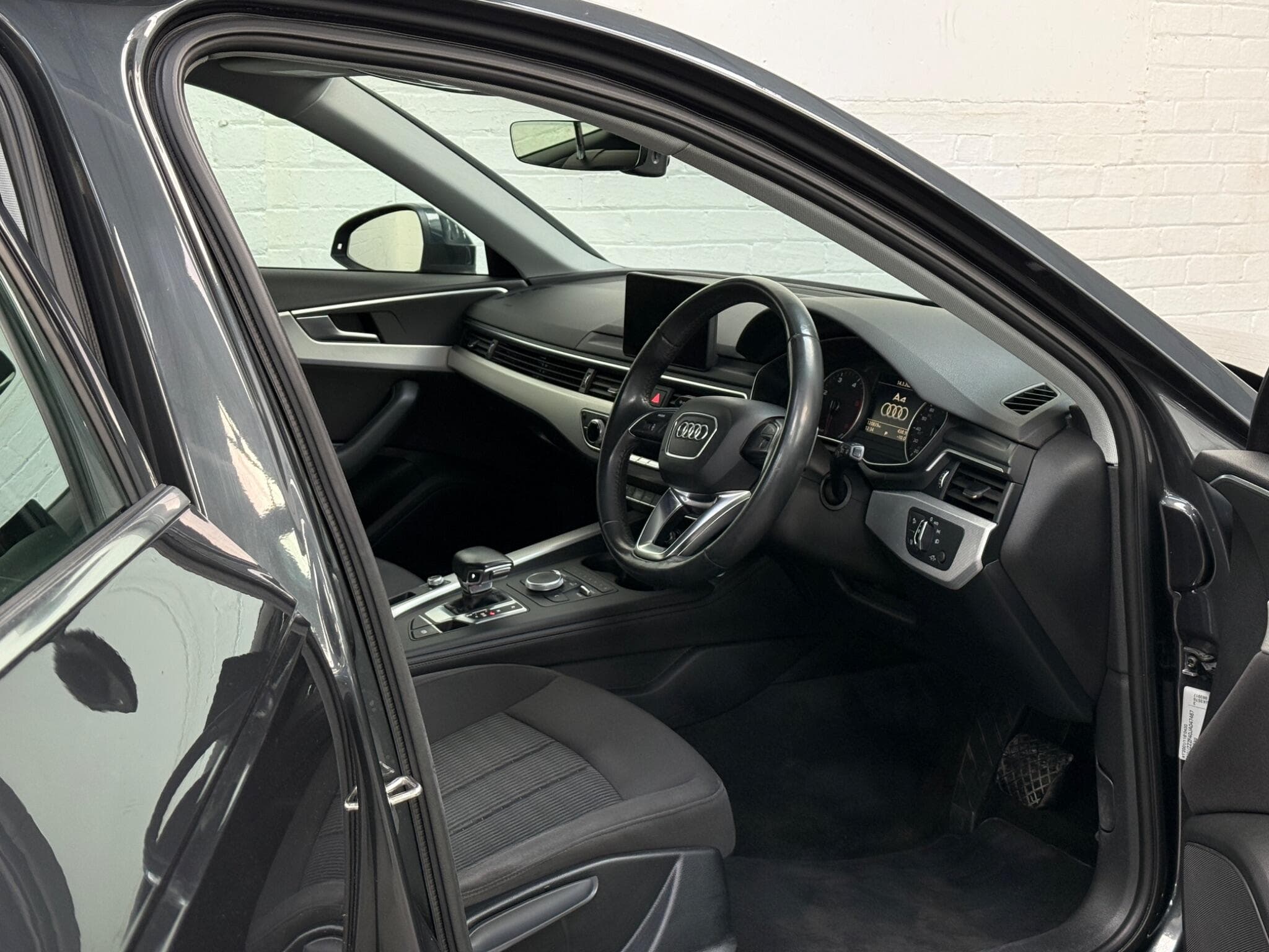 2017 Audi A4 Avant - Thumbnail 16