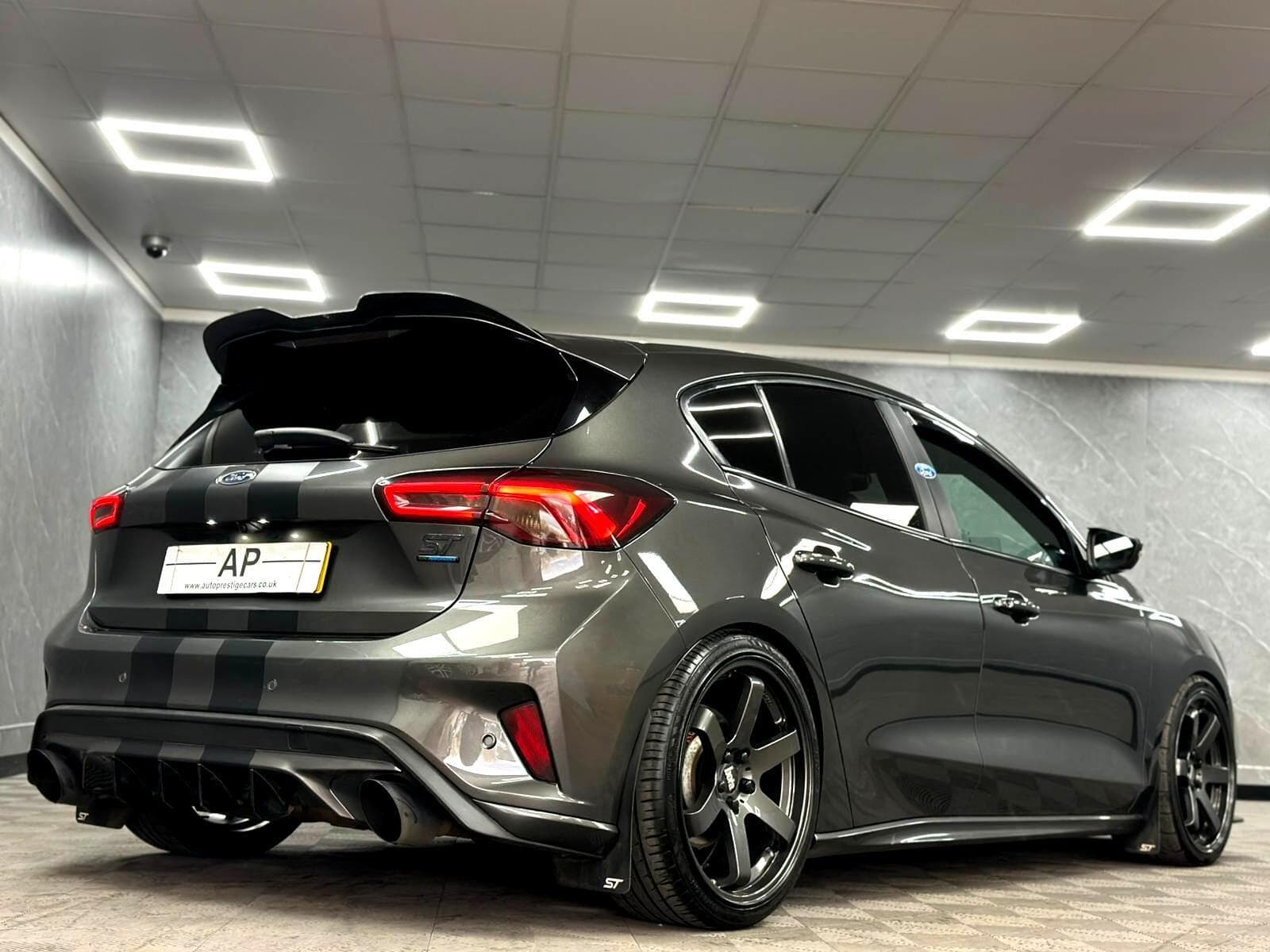 2020 Ford Focus - Thumbnail 3