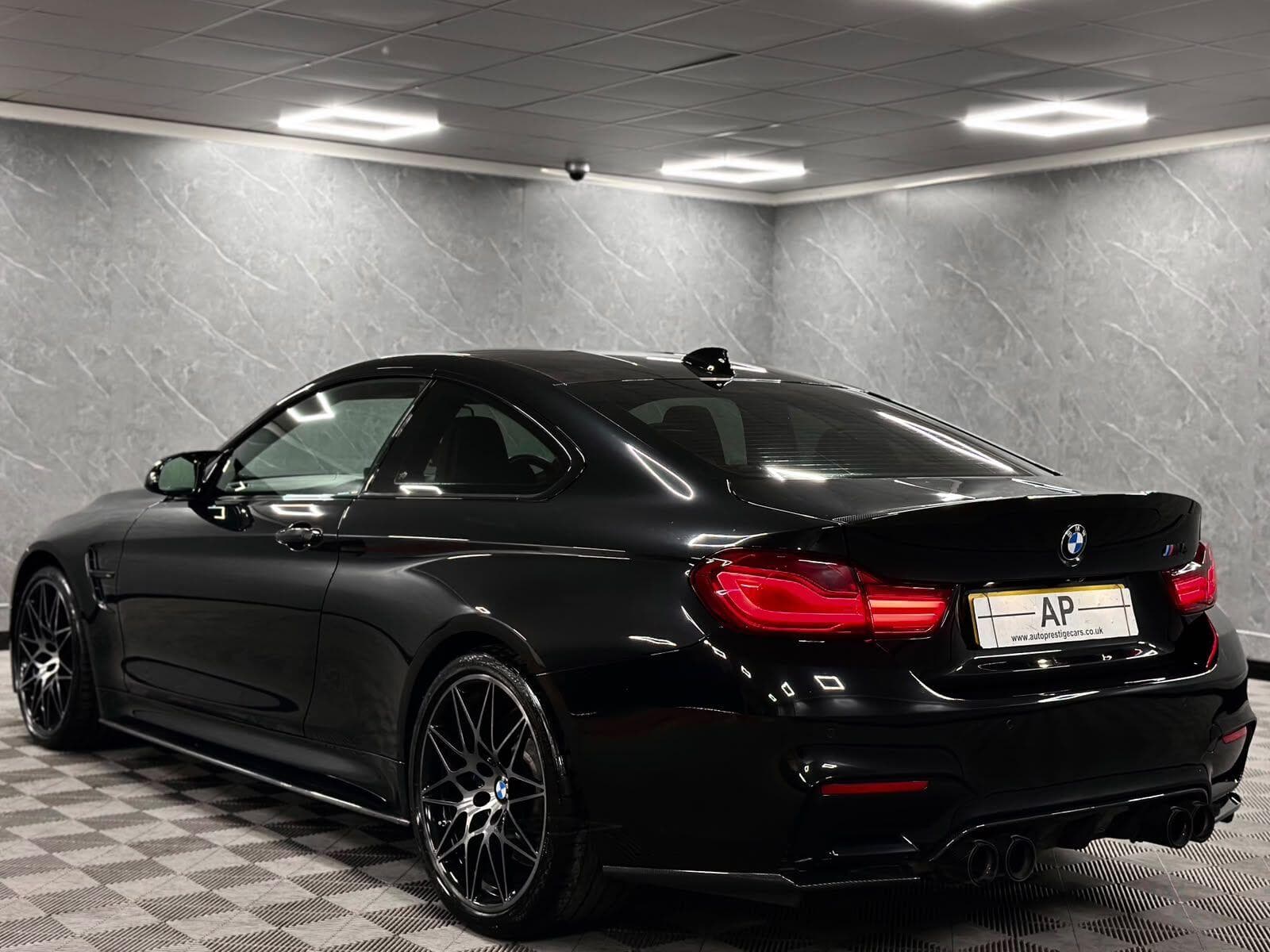 2017 BMW M4 - Thumbnail 15