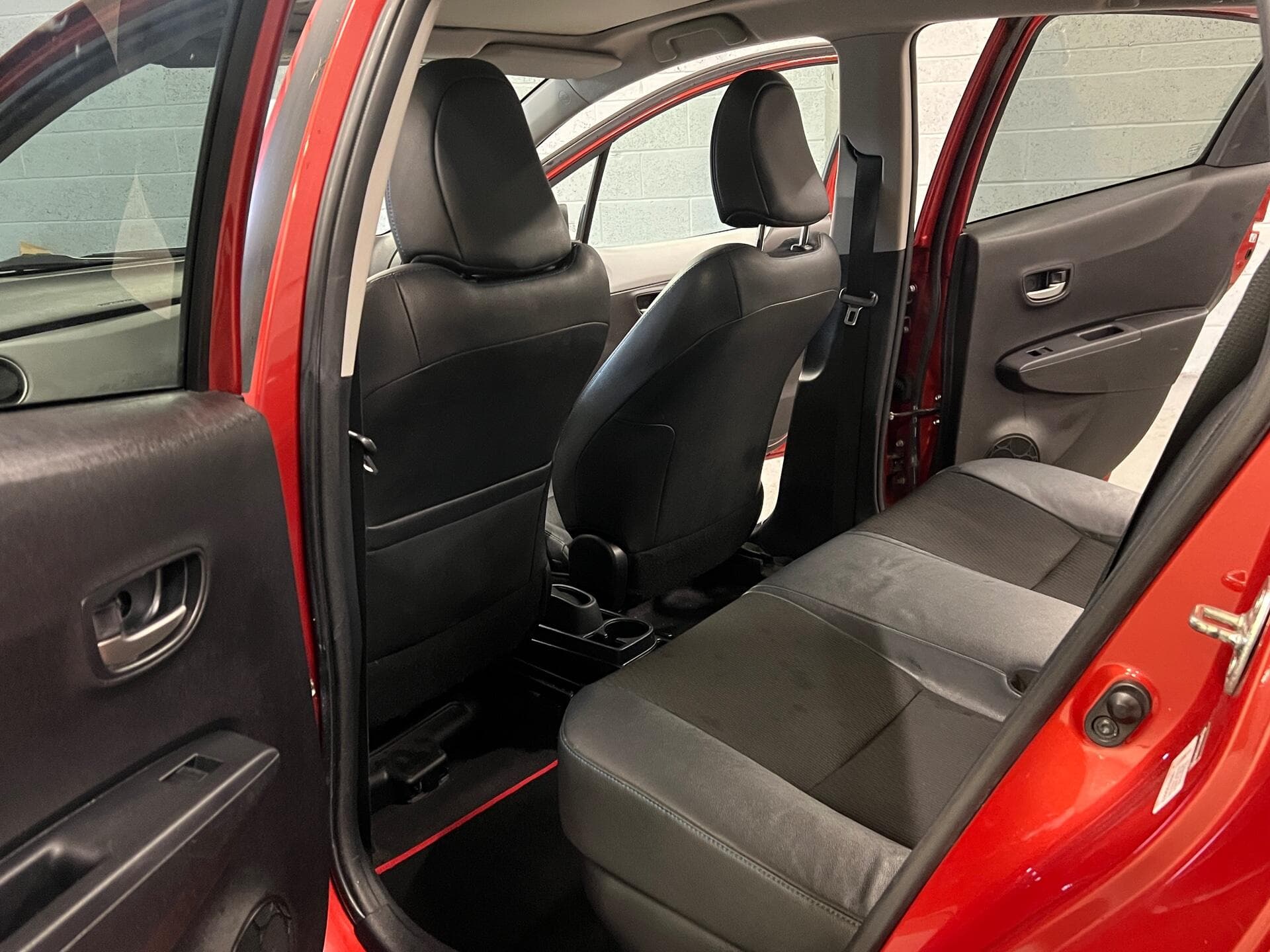 2014 Toyota Yaris - Thumbnail 45