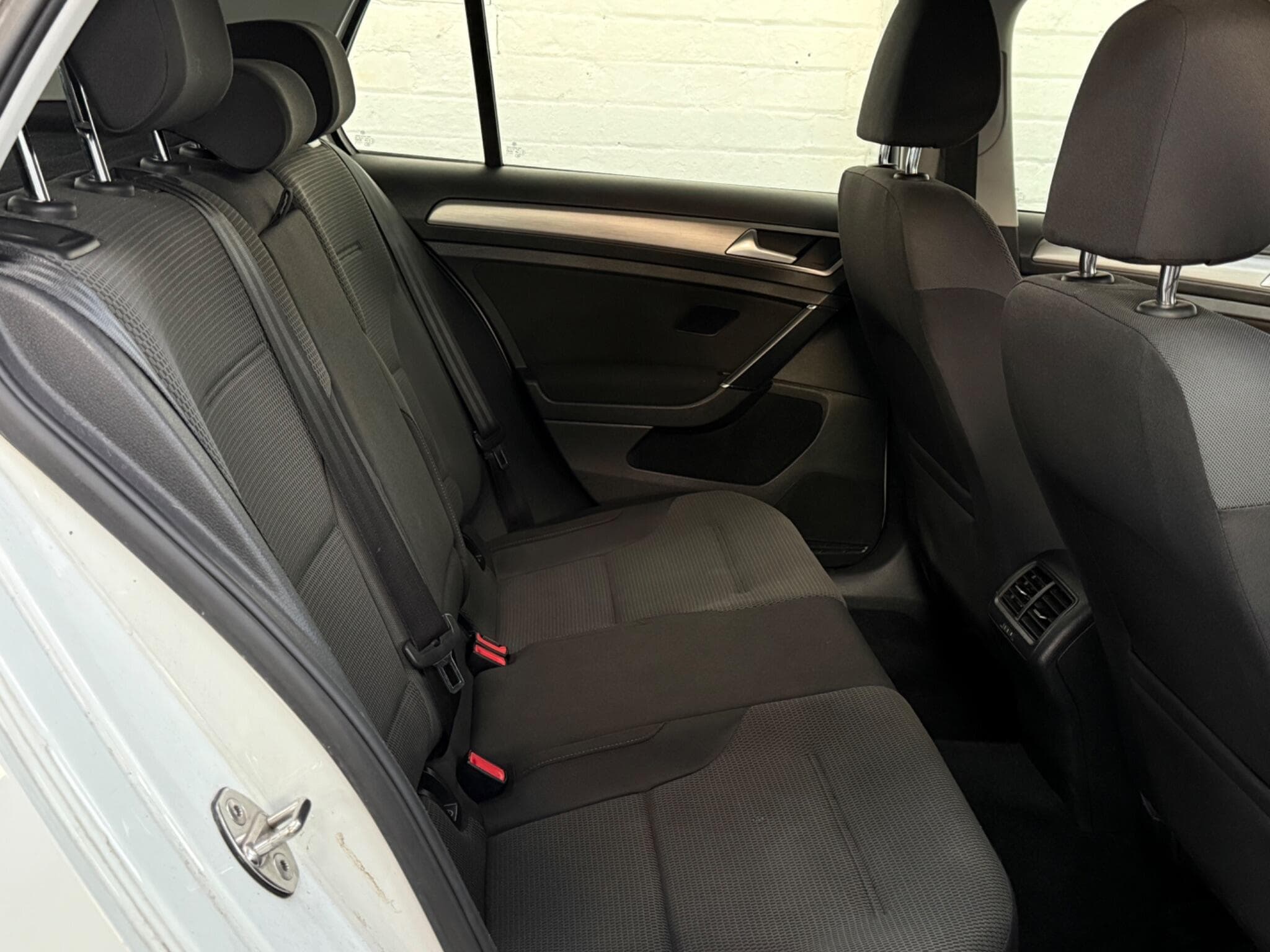 2014 Volkswagen Golf - Thumbnail 30