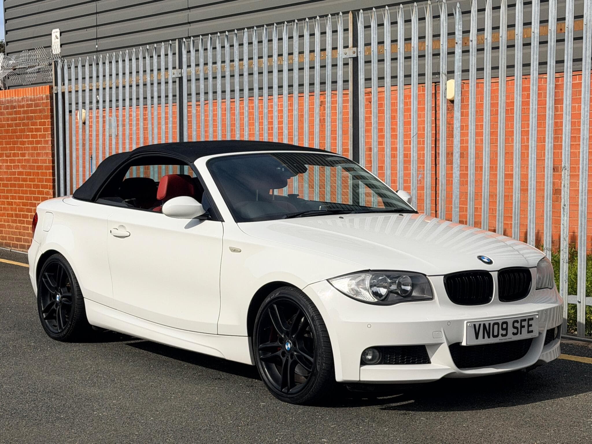 2009 BMW 1 Series - Thumbnail 15