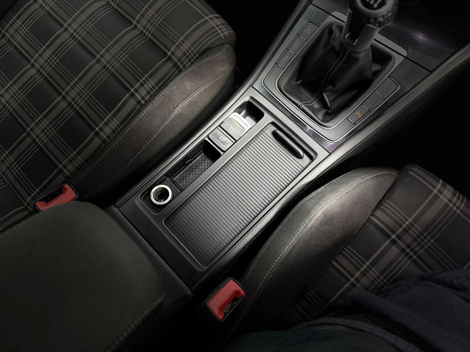 2015 Volkswagen Golf - Thumbnail 41