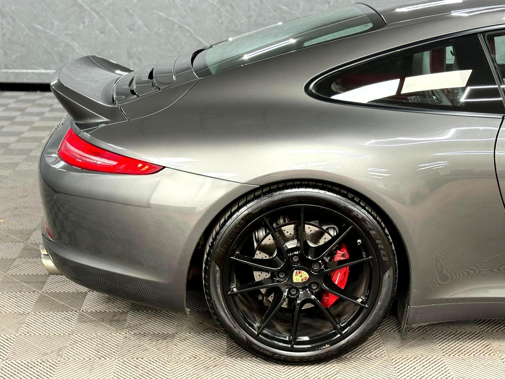 2015 Porsche 911 - Thumbnail 41