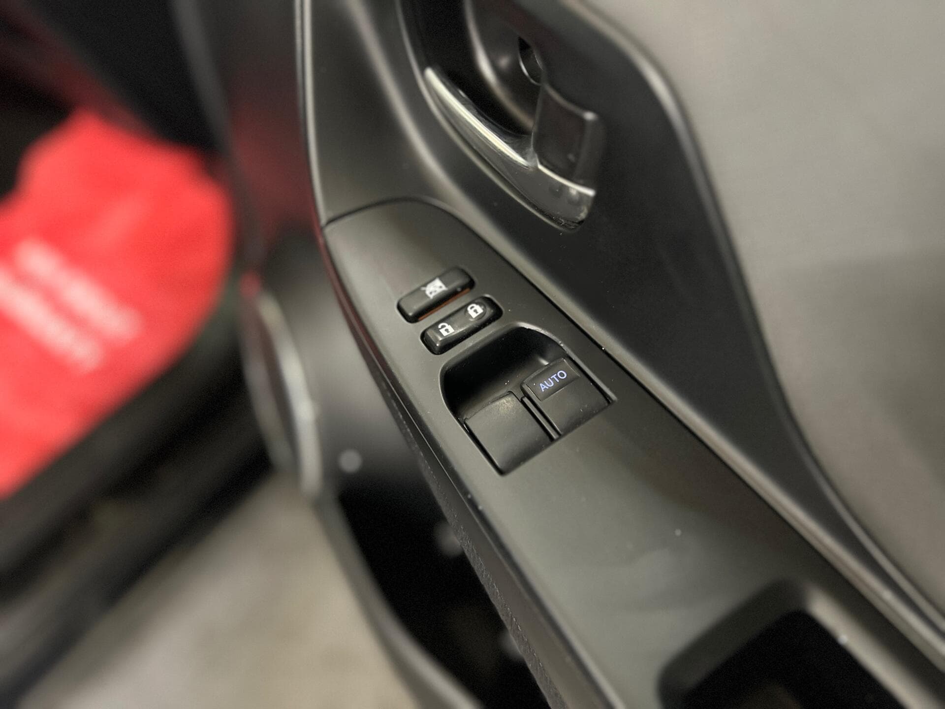 2016 Toyota Yaris - Thumbnail 24