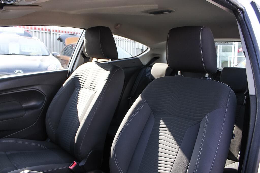 2014 Ford Fiesta - Thumbnail 19