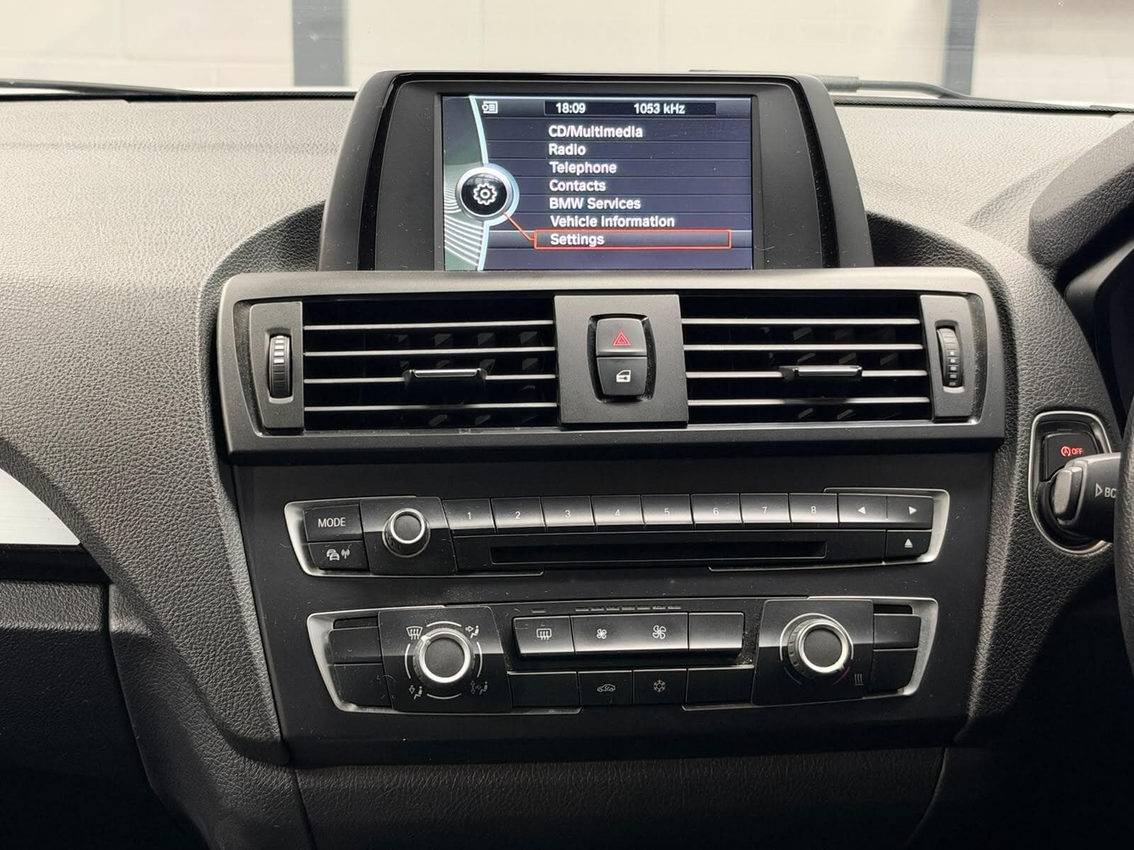 2012 BMW 1 Series - Thumbnail 26