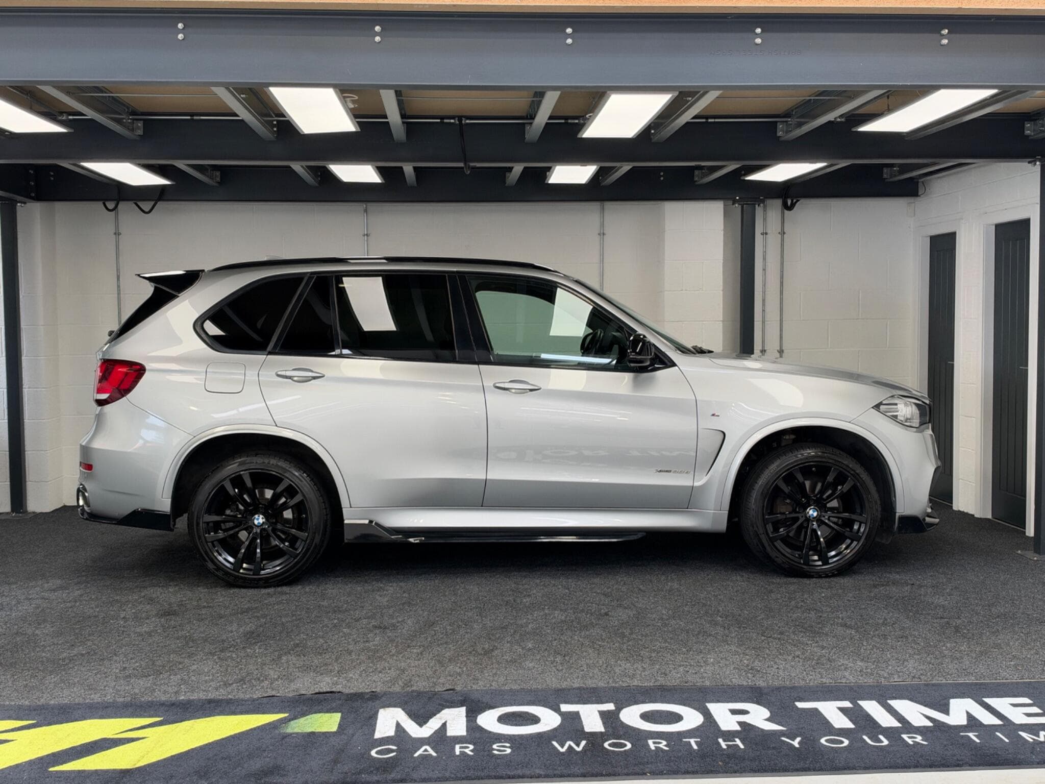 2017 BMW X5 - Thumbnail 9
