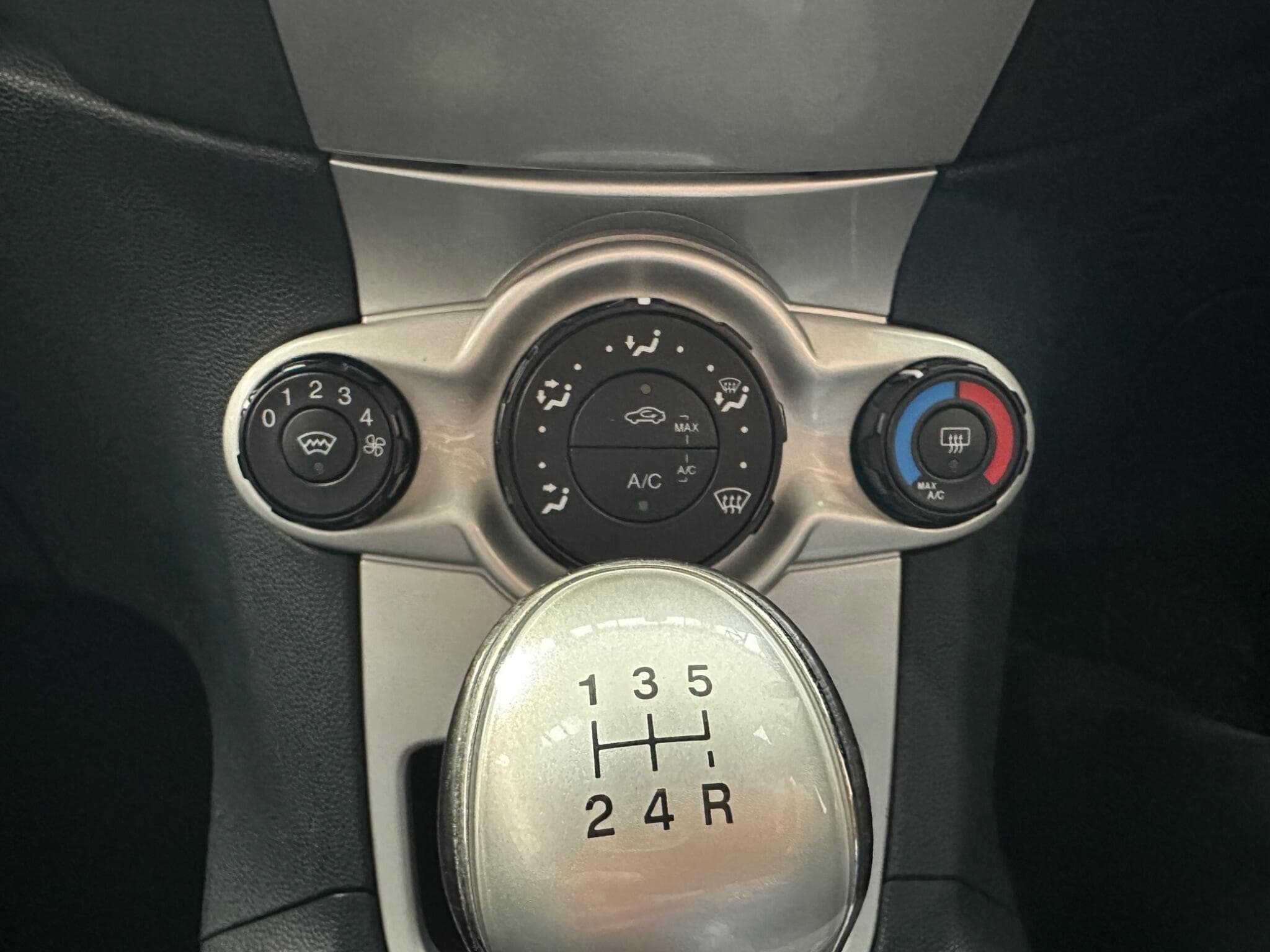 2011 Ford Fiesta - Thumbnail 13