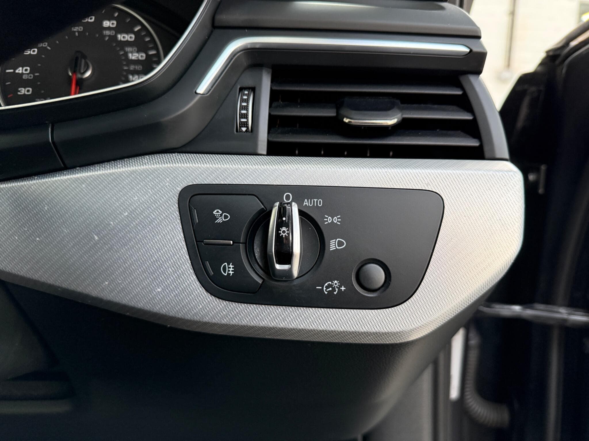 2017 Audi A4 Avant - Thumbnail 21