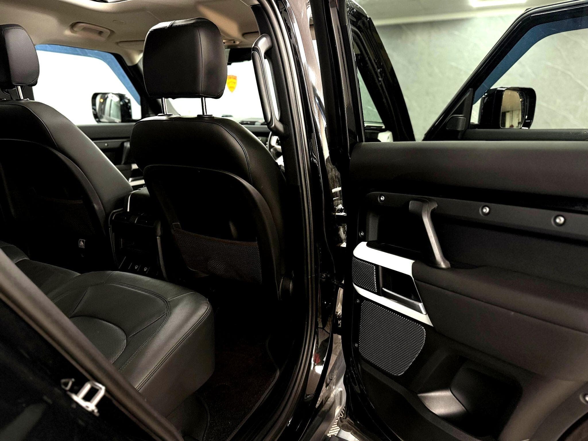 2024 Land Rover Defender 110 - Thumbnail 49