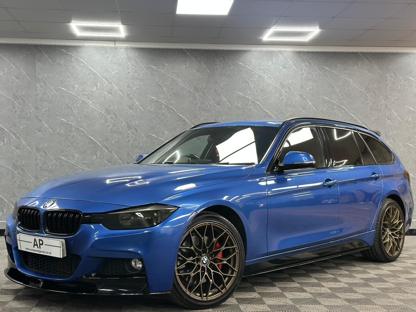 2015 BMW 3 Series - Thumbnail 18