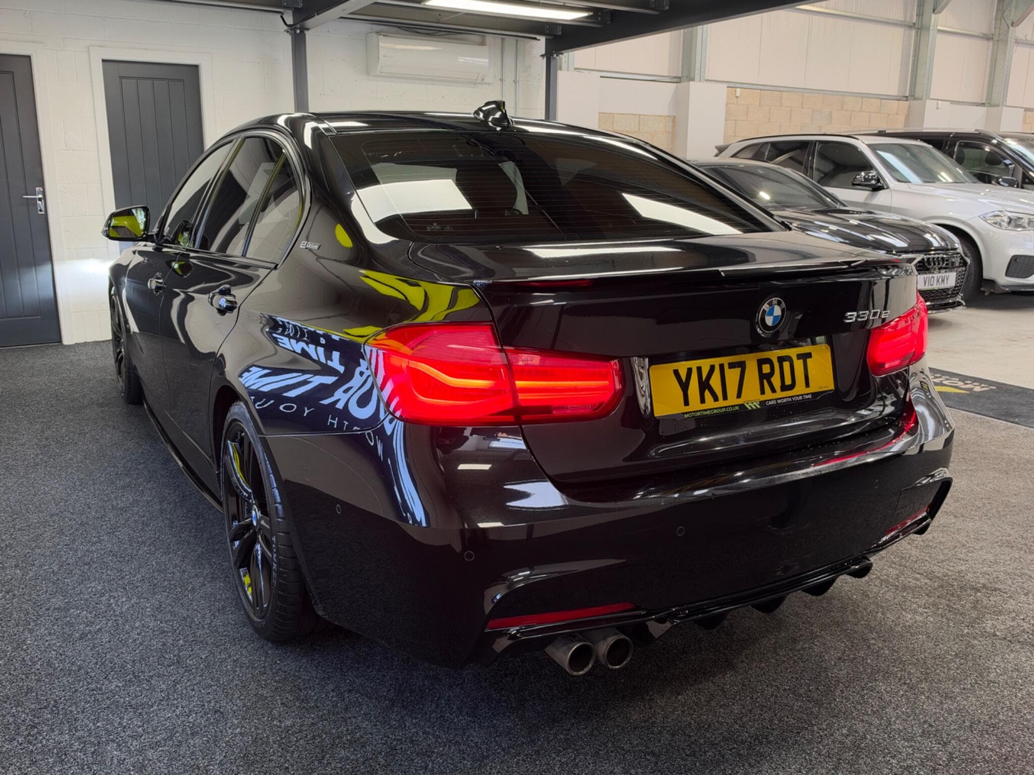 2017 BMW 3 Series - Thumbnail 53