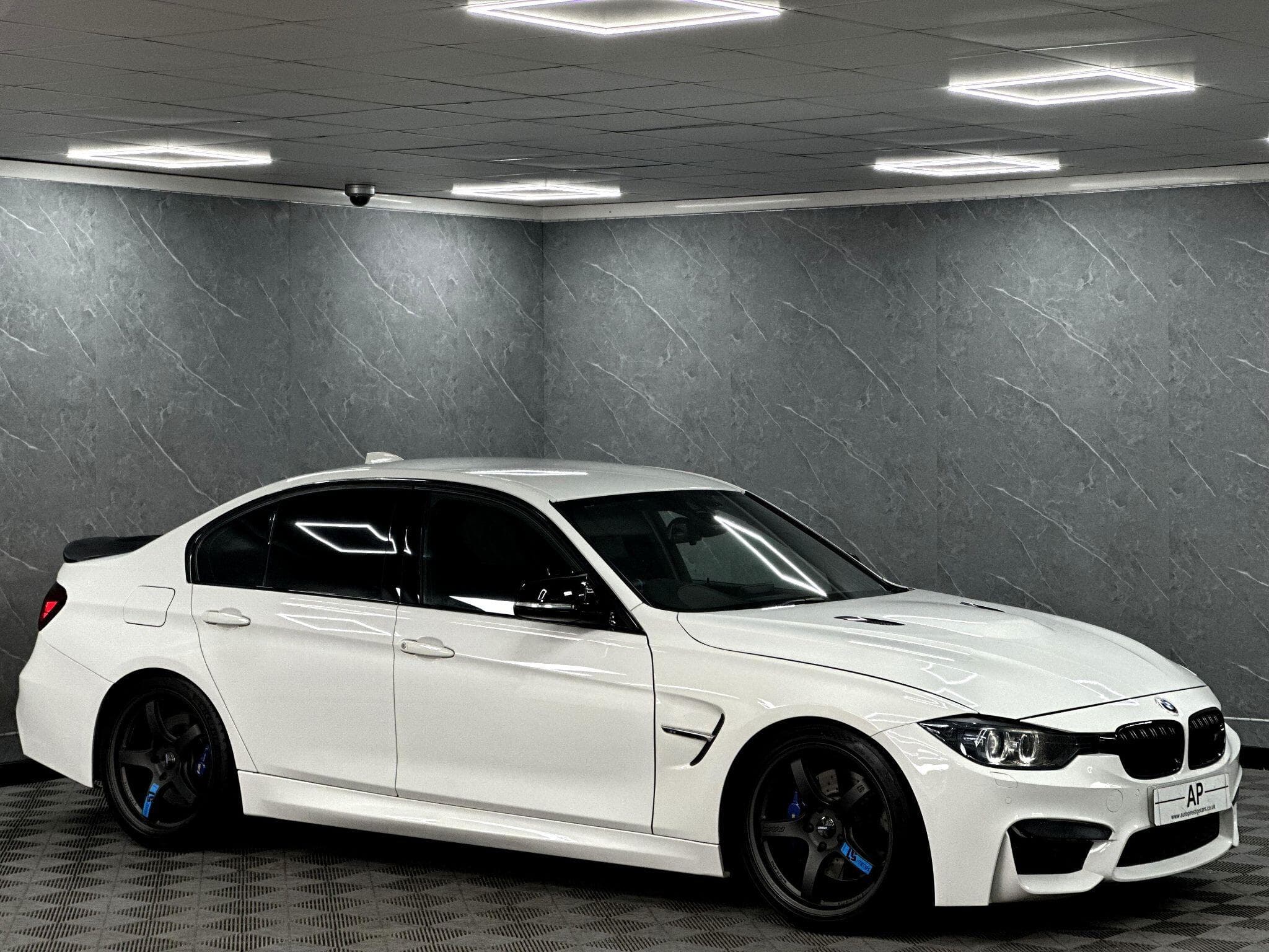 2015 BMW 3 Series - Thumbnail 21