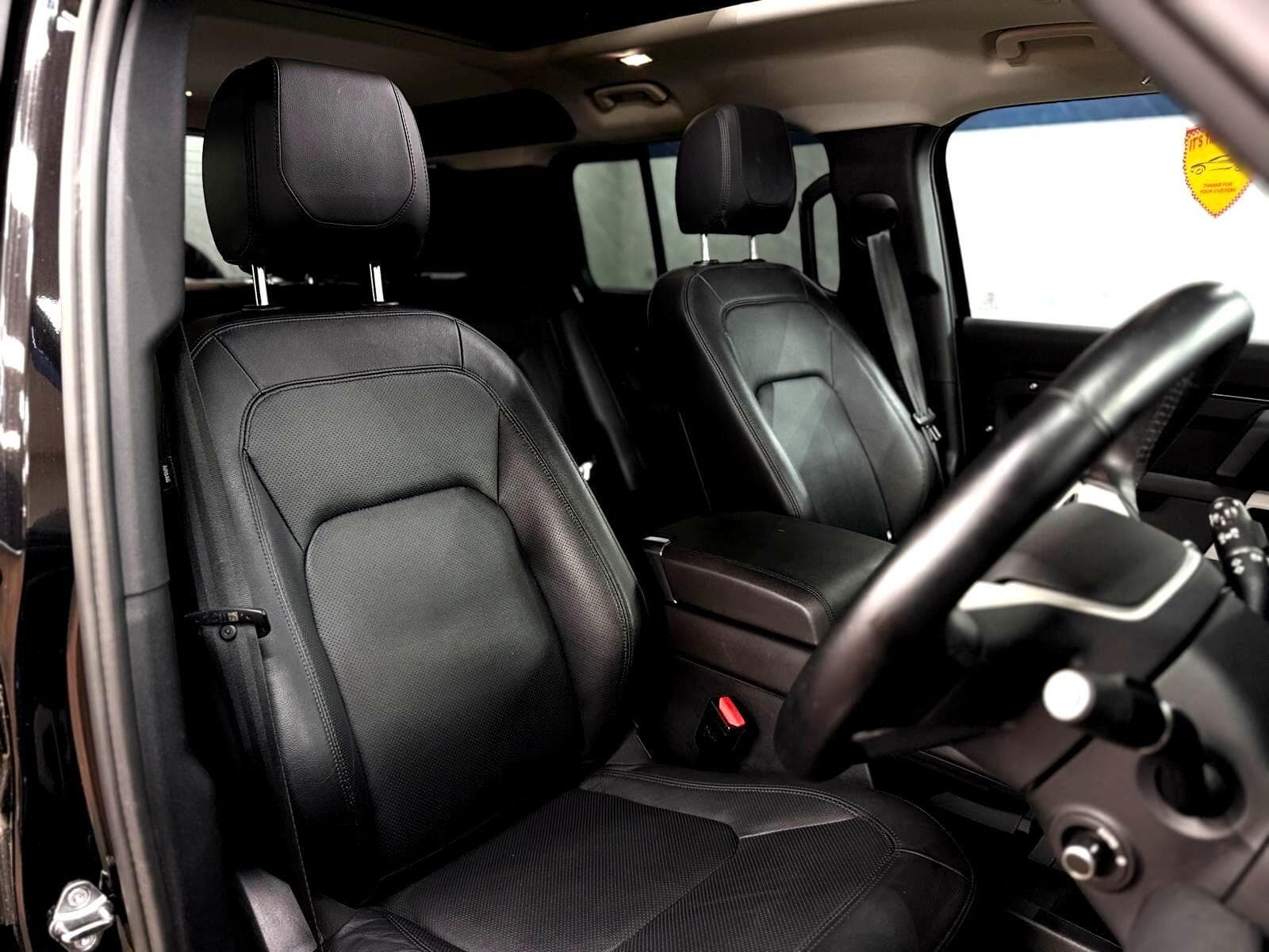 2024 Land Rover Defender 110 - Thumbnail 39