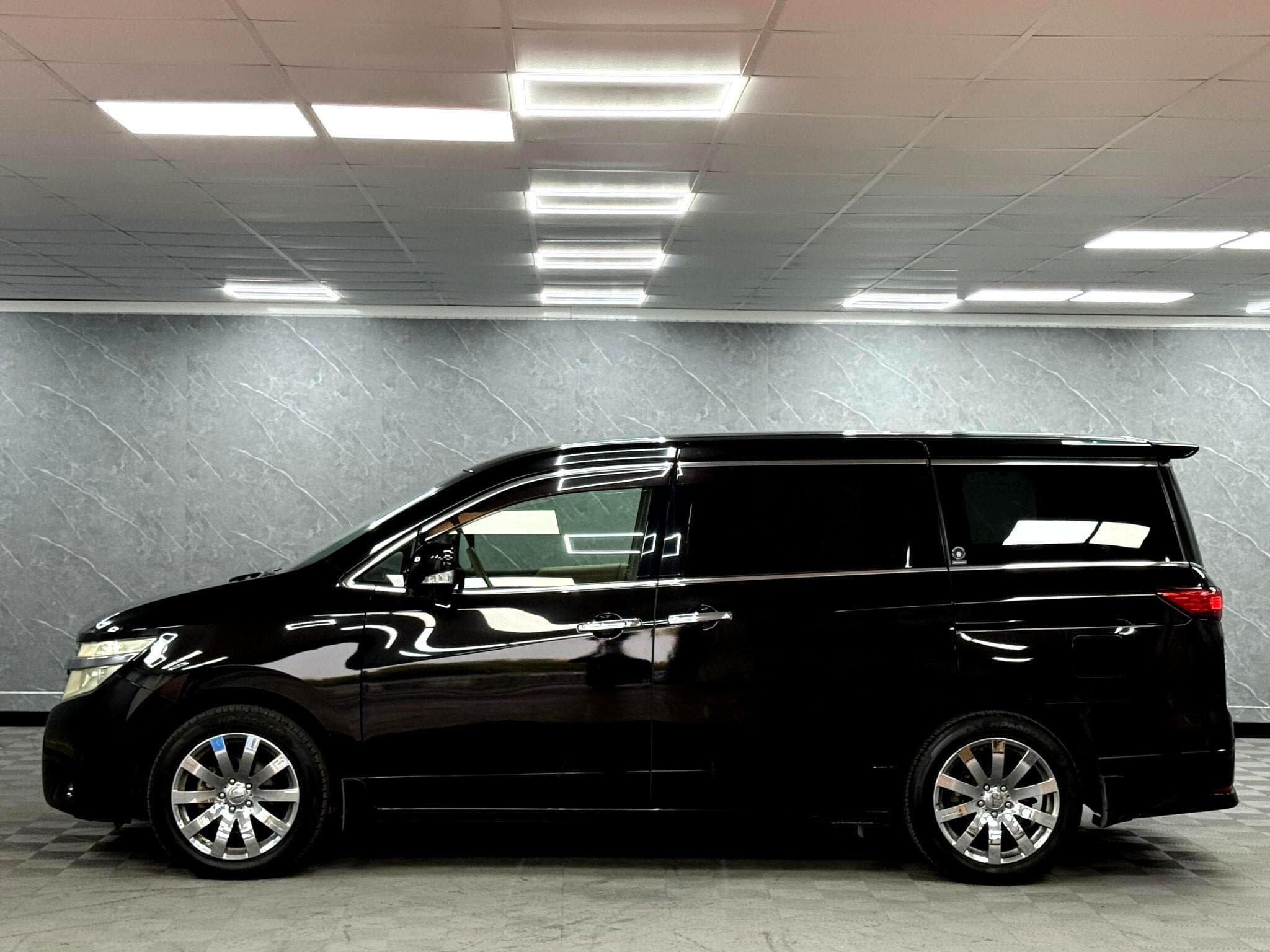 2011 Nissan Elgrand - Thumbnail 10