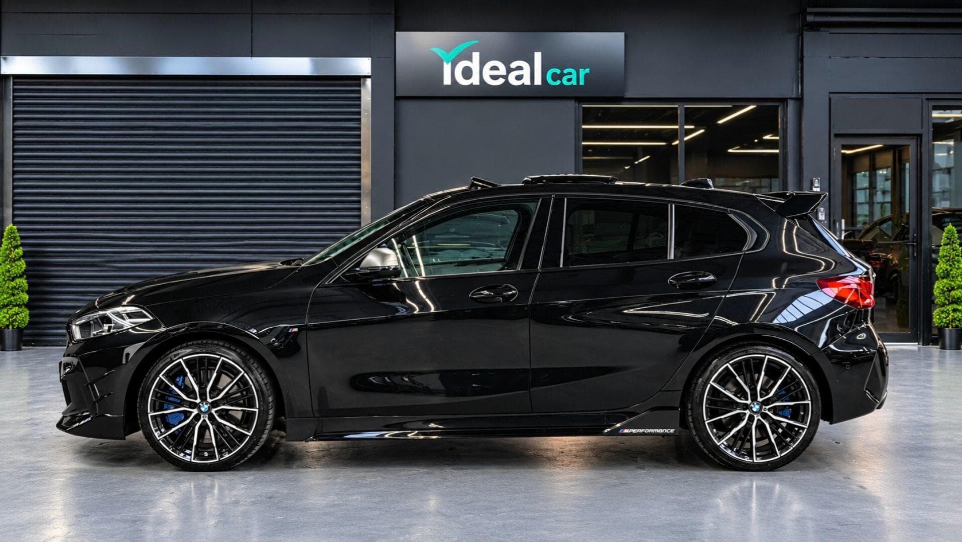 2023 BMW 1 Series - Thumbnail 5