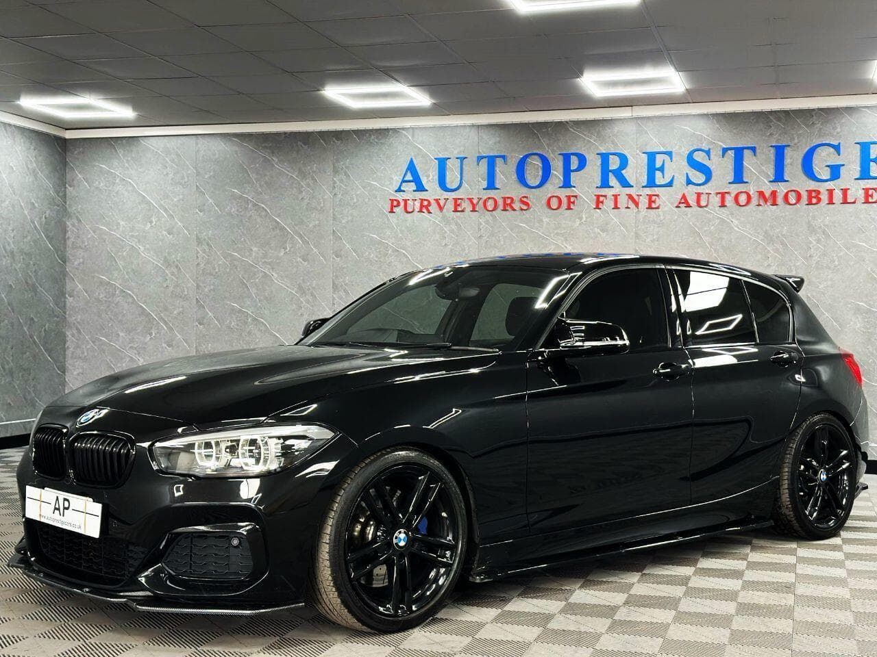 2017 BMW 1 Series - Thumbnail 9