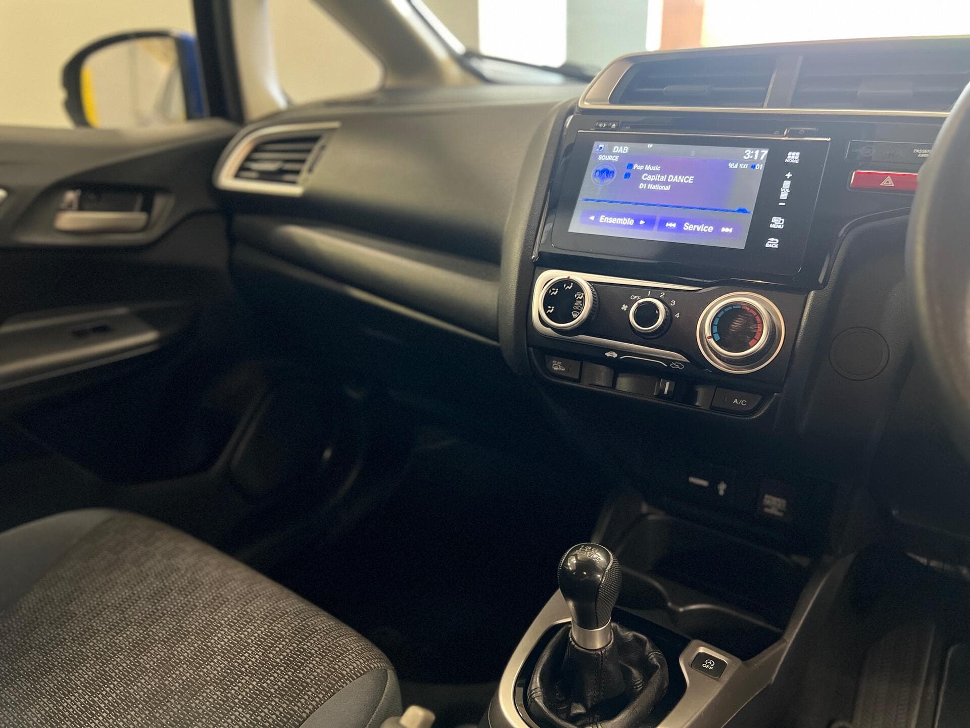 2016 Honda Jazz - Thumbnail 32
