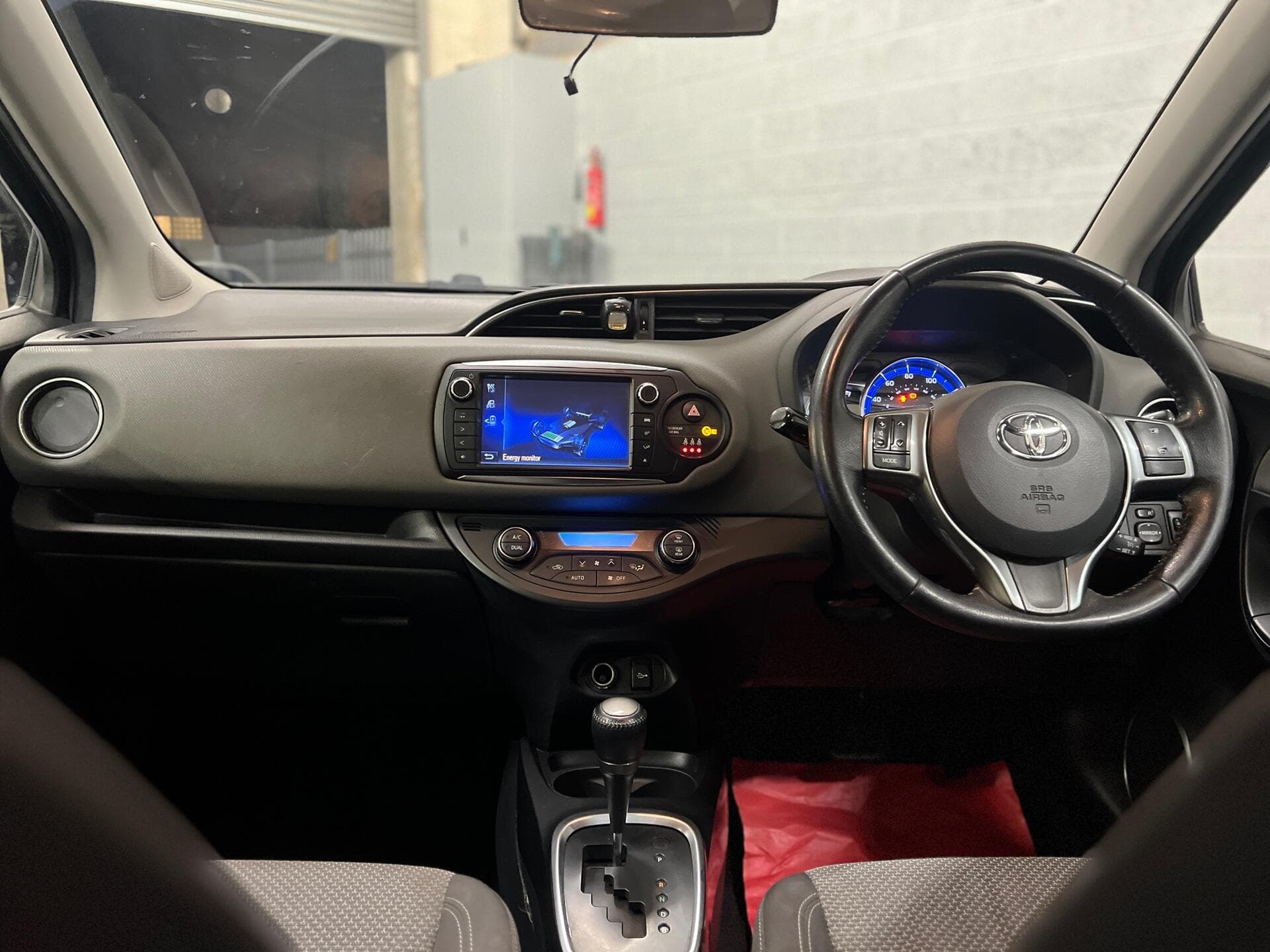 2016 Toyota Yaris - Thumbnail 39