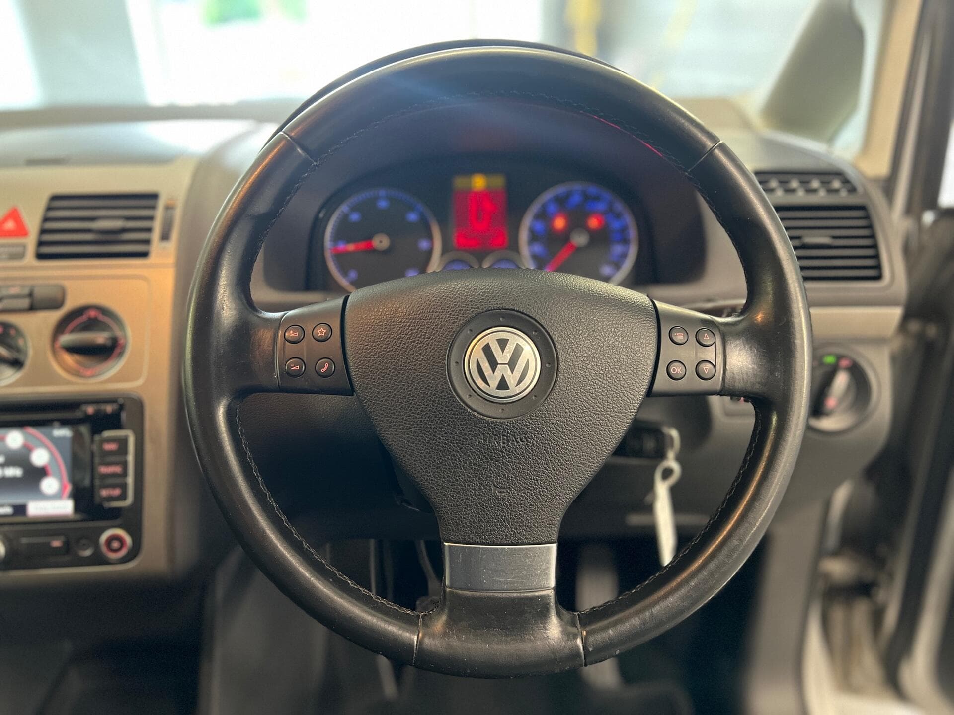 2010 Volkswagen Touran - Thumbnail 19