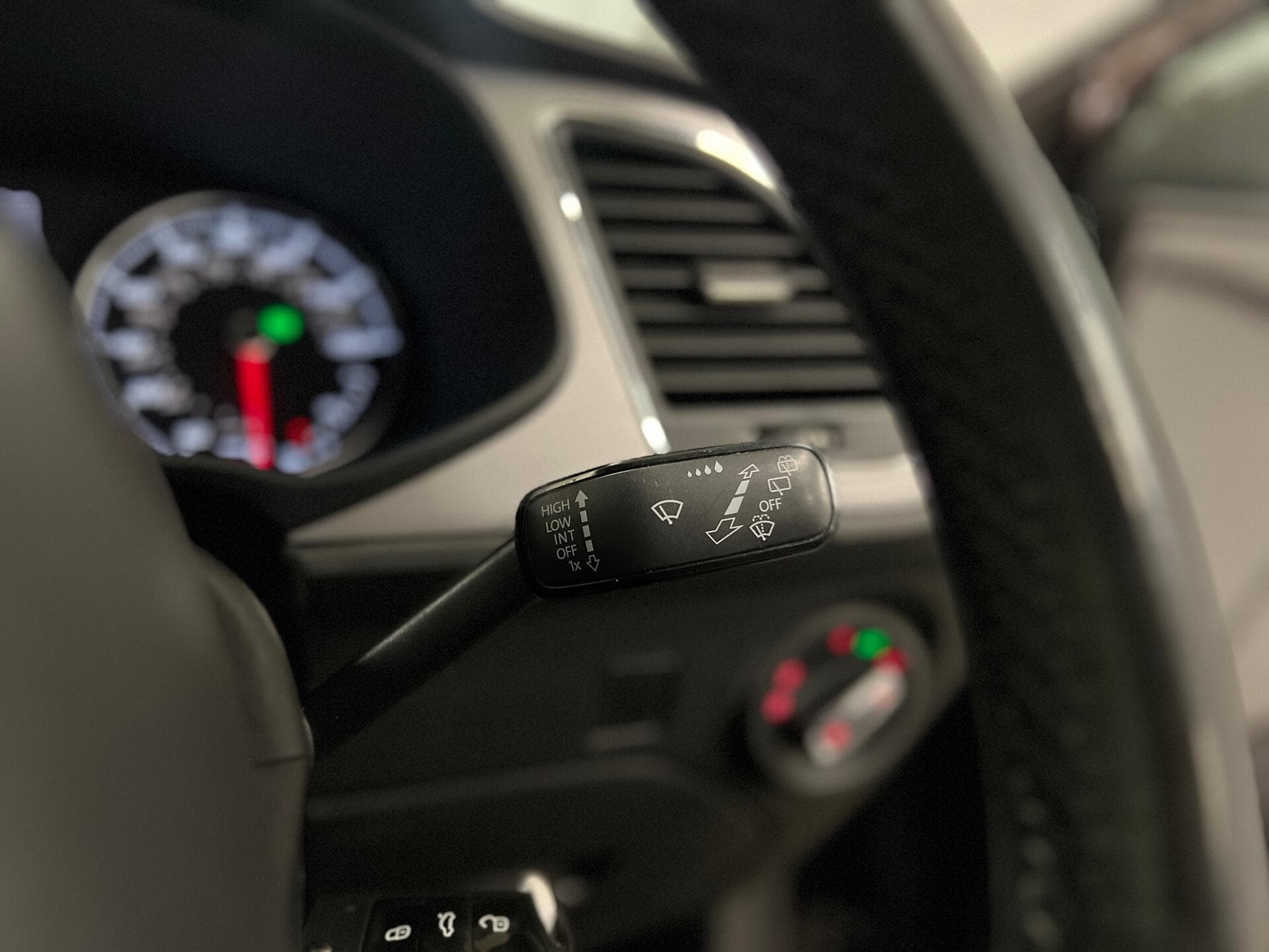 2018 SEAT Leon - Thumbnail 32
