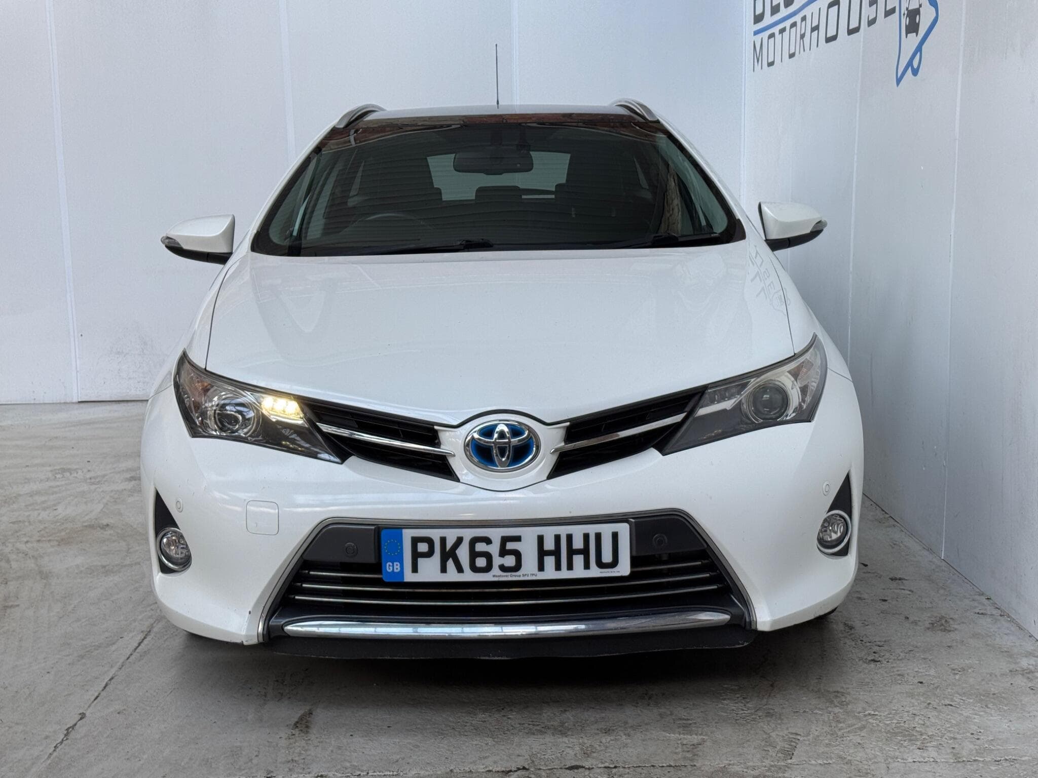2015 Toyota Auris - Thumbnail 2