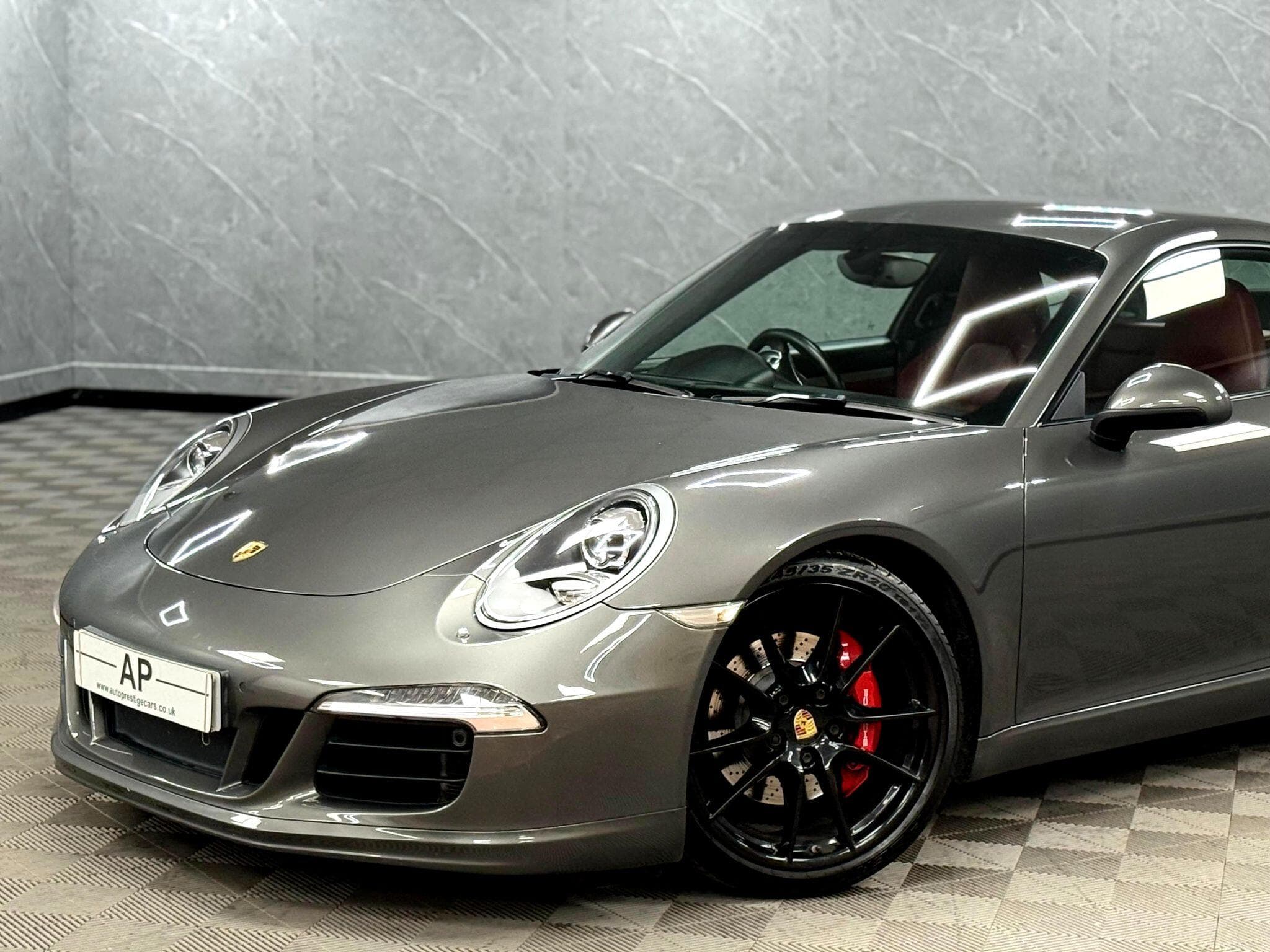 2015 Porsche 911 - Thumbnail 7