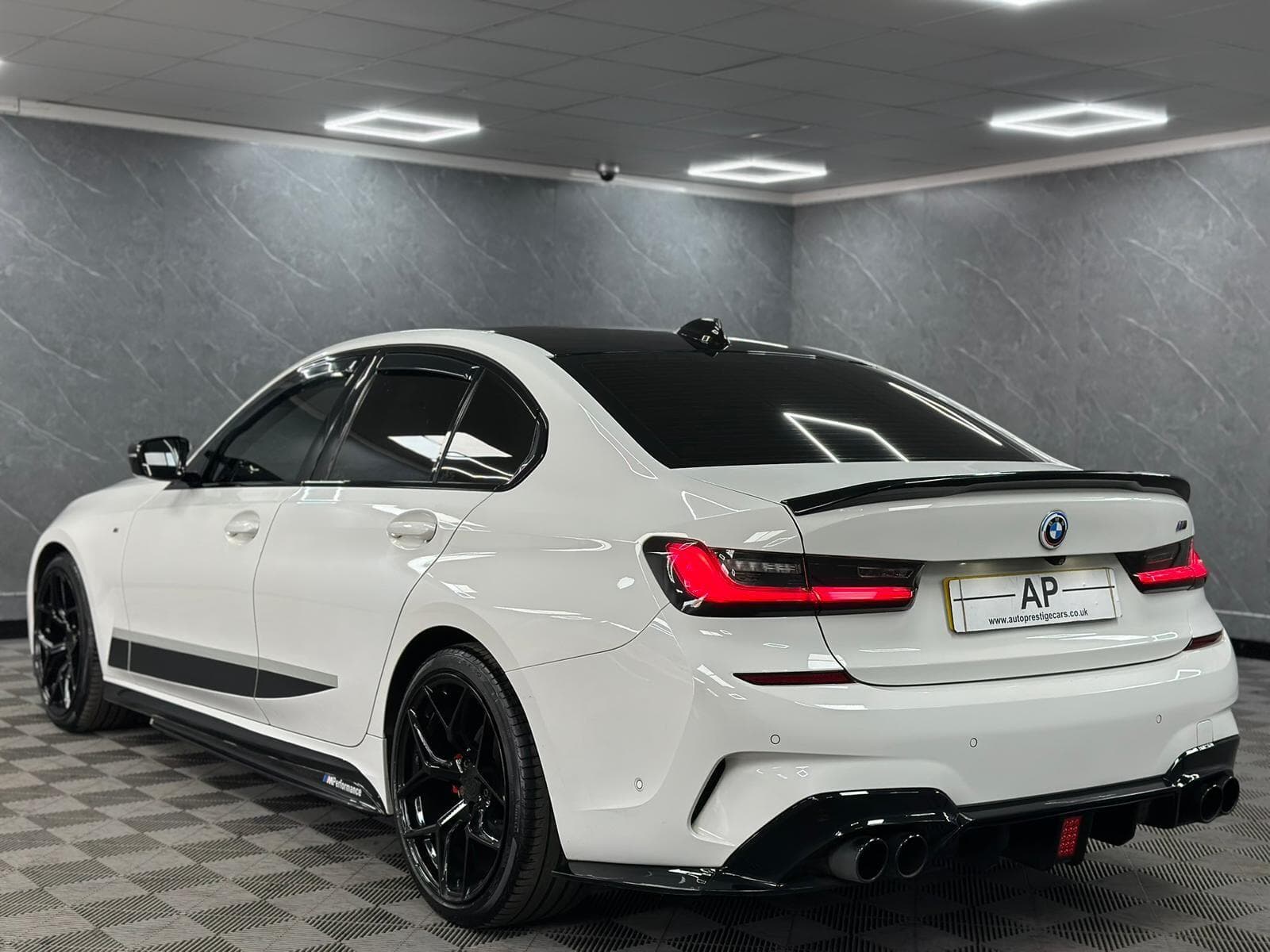 2020 BMW 3 Series - Thumbnail 23