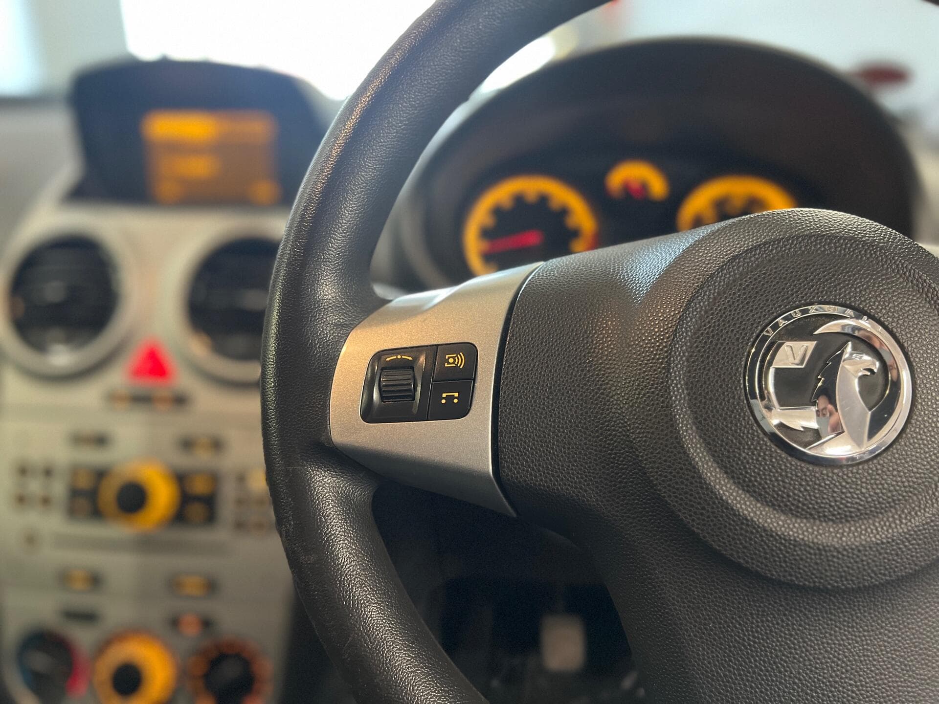 2012 Vauxhall Corsa - Thumbnail 22