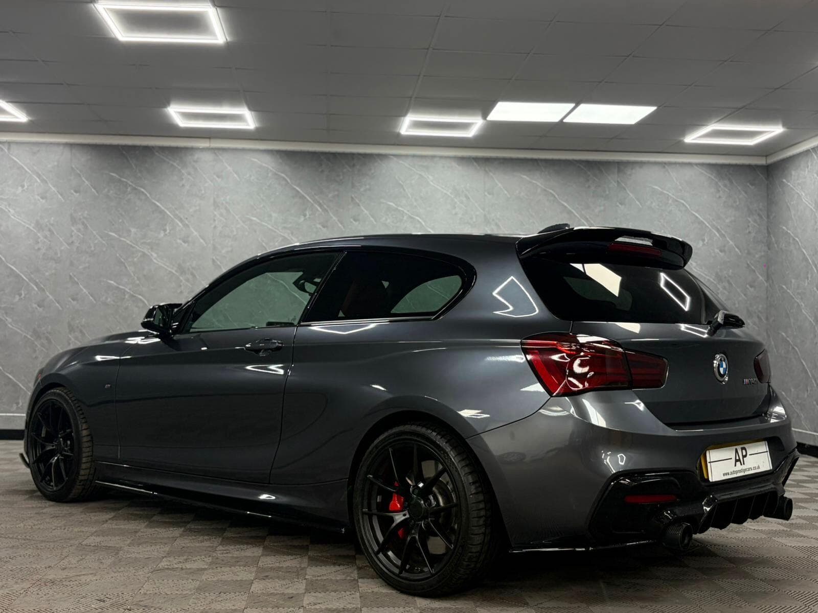 2016 BMW 1 Series - Thumbnail 32