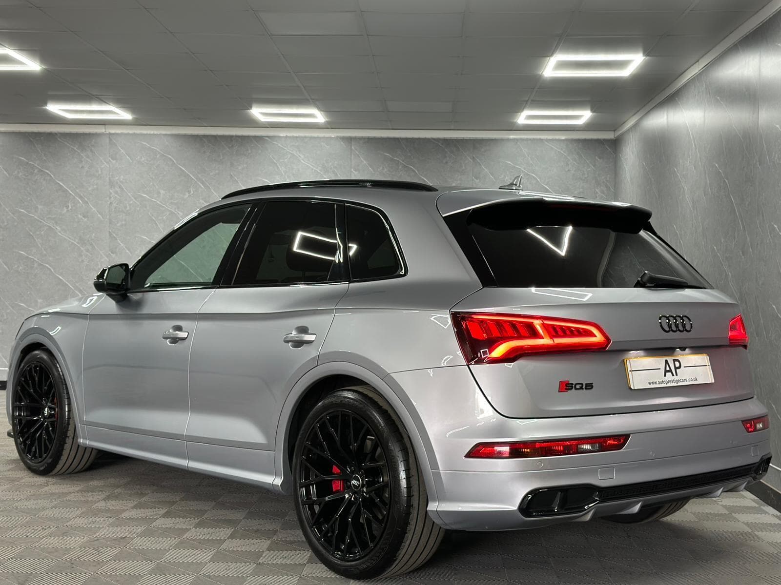 2017 Audi SQ5 - Thumbnail 25