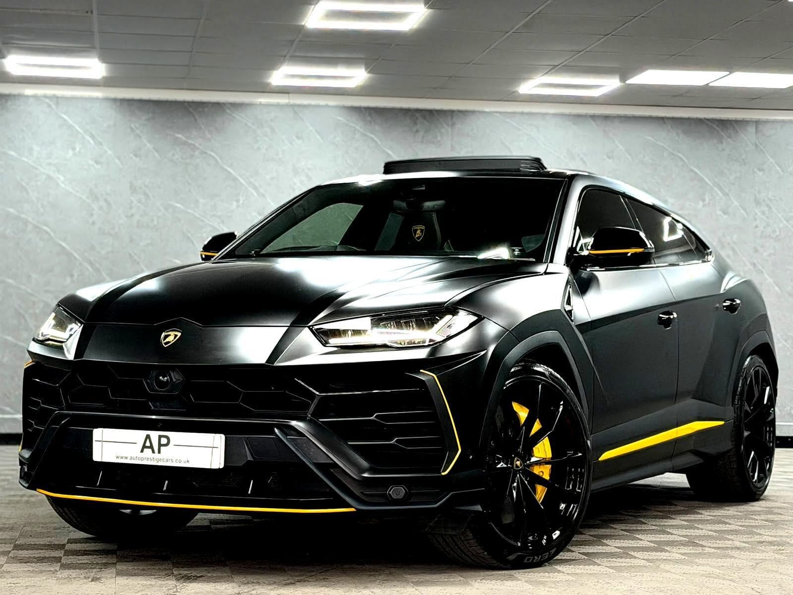 2022 Lamborghini Urus - Thumbnail 5