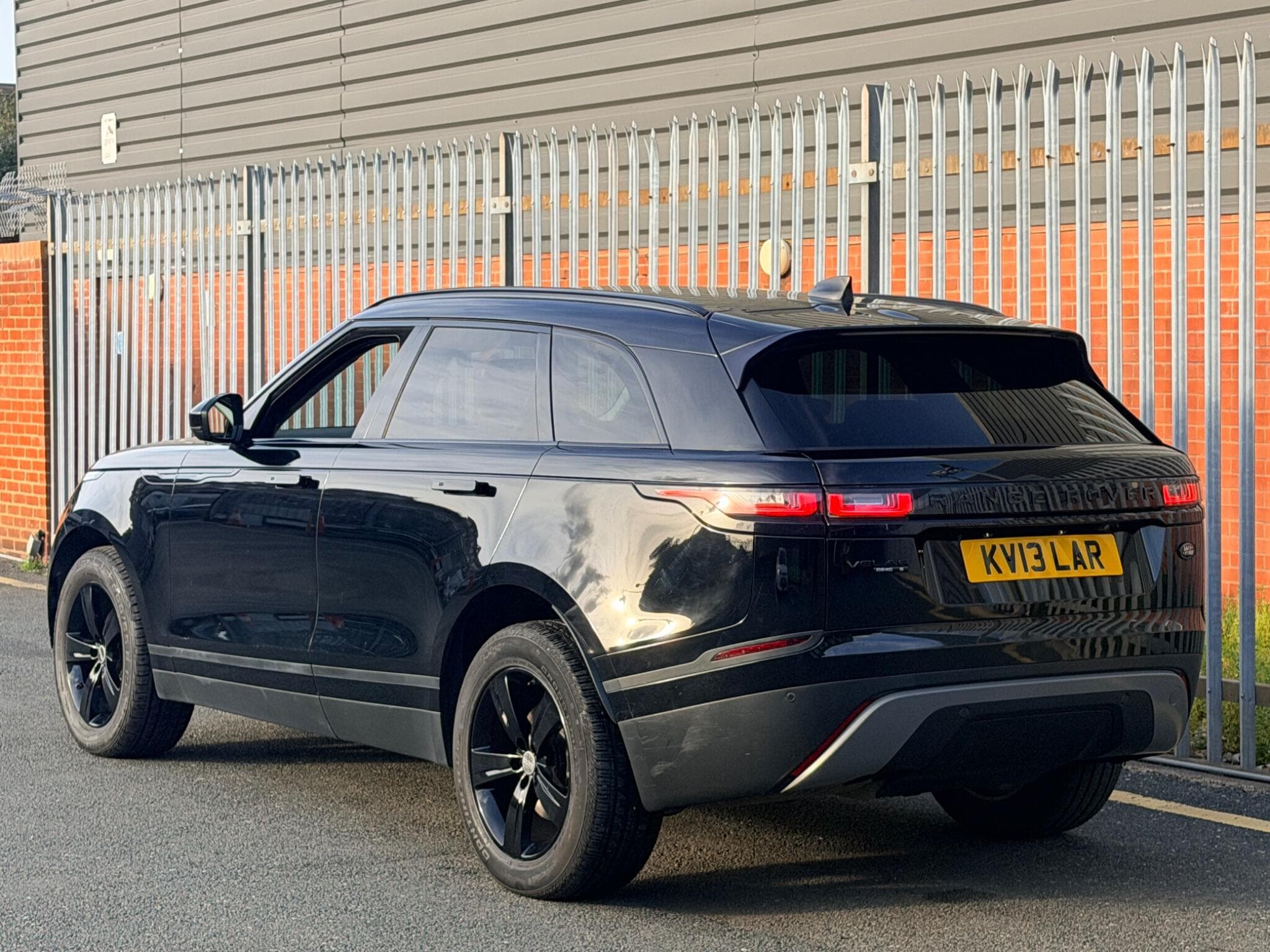2018 Land Rover Range Rover Velar - Thumbnail 10