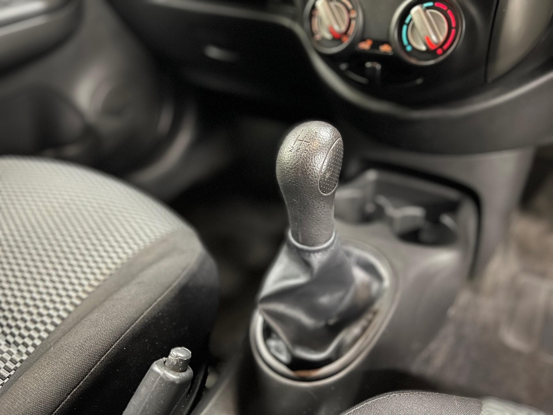 2016 Nissan Micra - Thumbnail 35