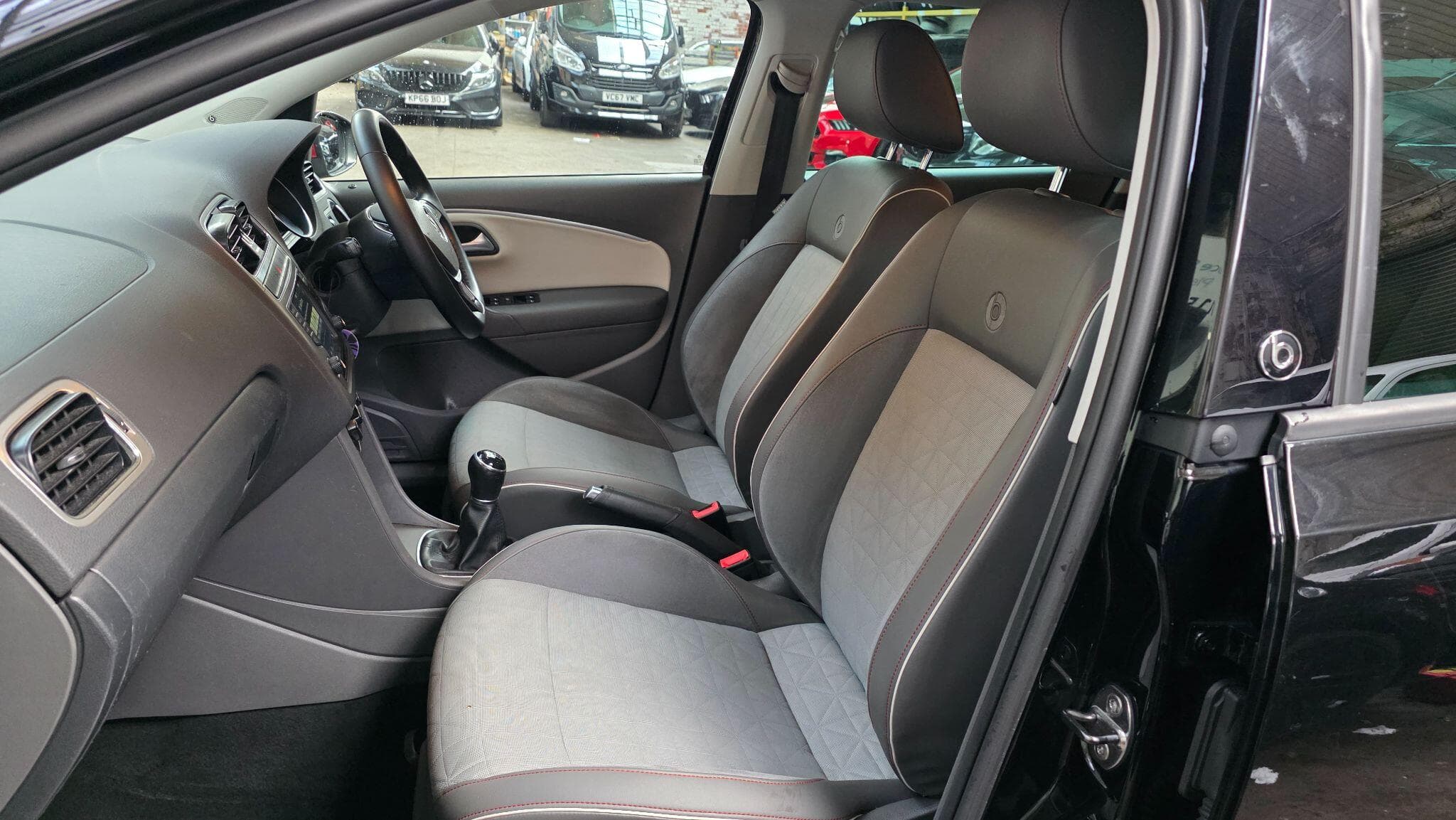 2016 Volkswagen Polo - Thumbnail 17