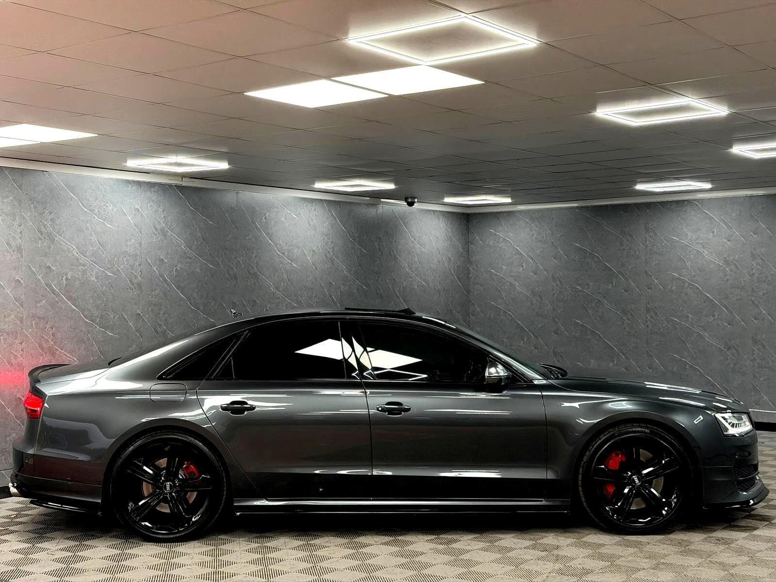 2015 Audi S8 - Thumbnail 30