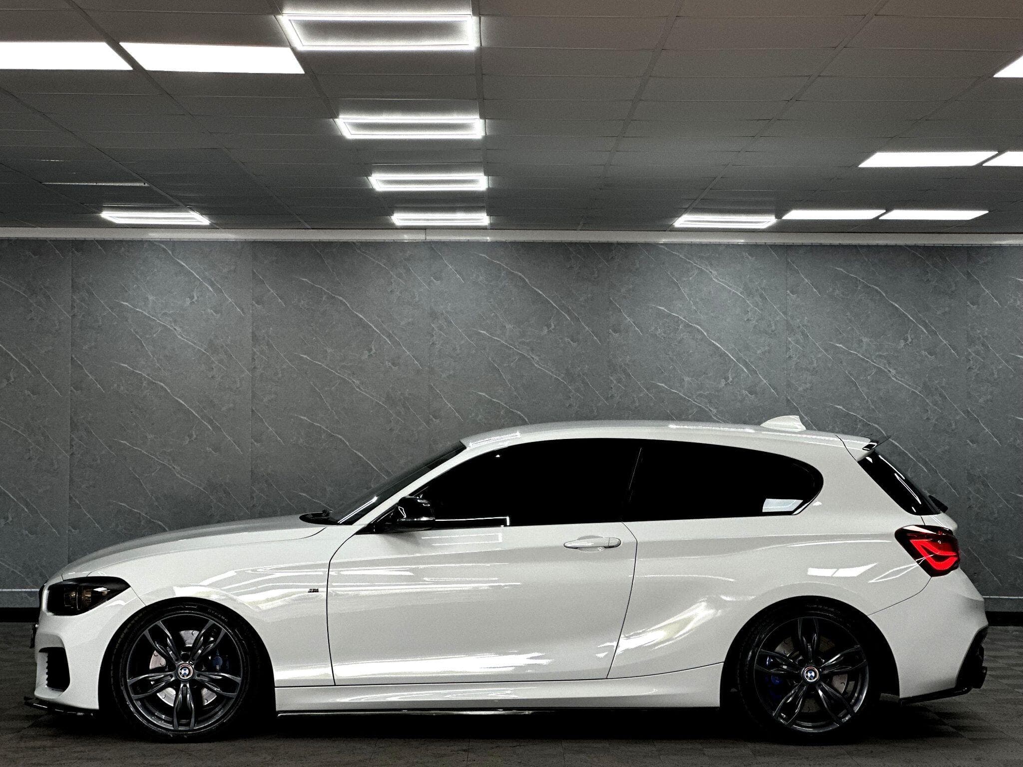 2018 BMW 1 Series - Thumbnail 11