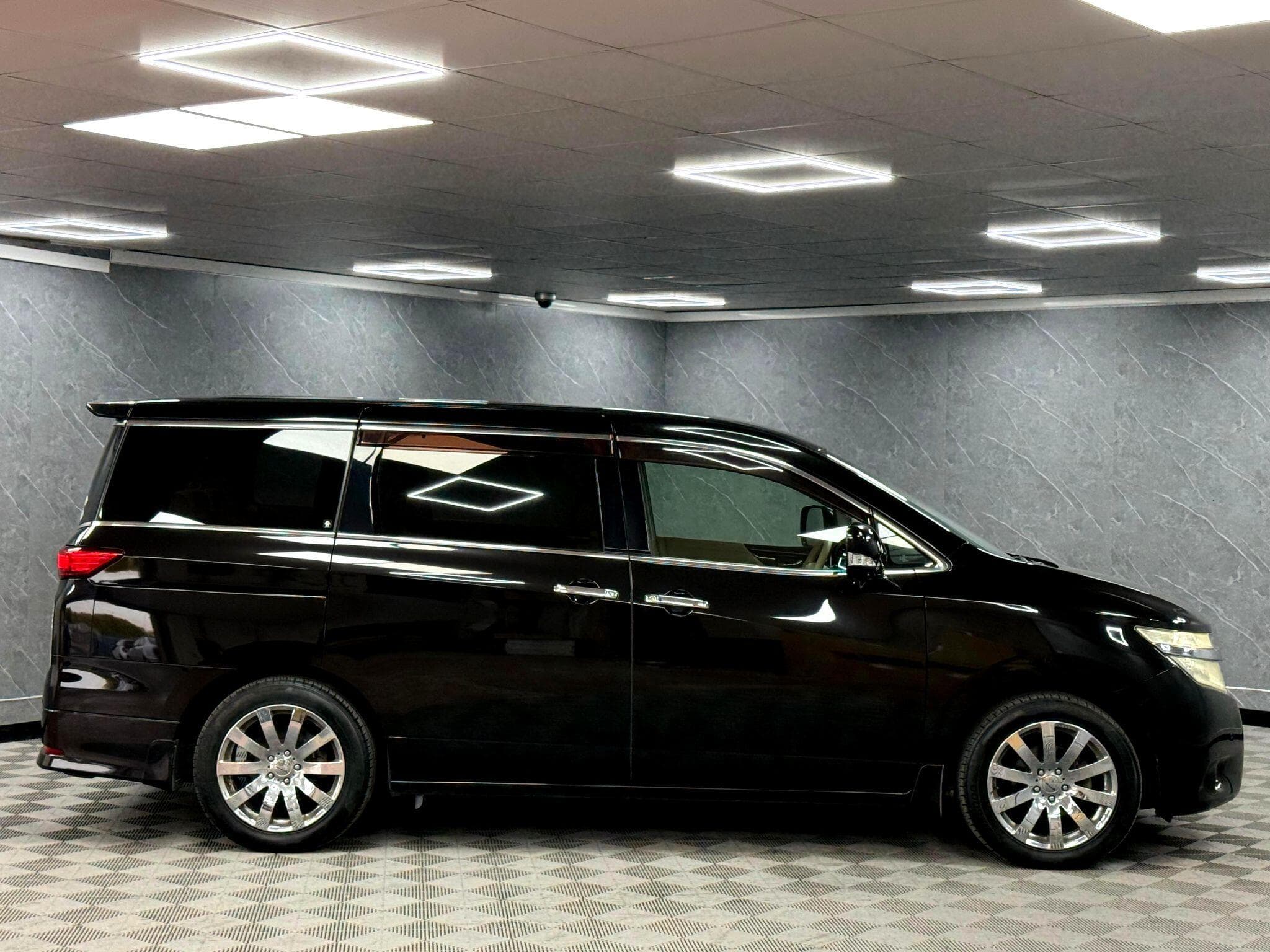 2011 Nissan Elgrand - Thumbnail 15
