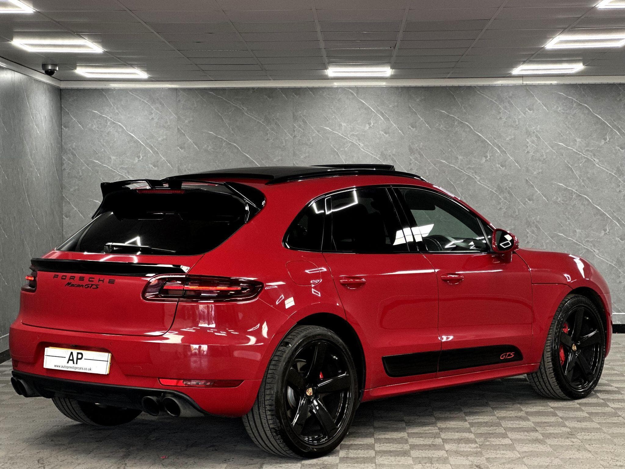 2016 Porsche Macan - Thumbnail 16
