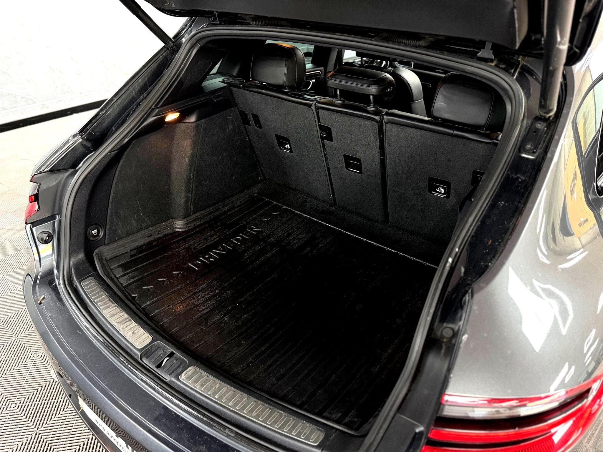 2016 Porsche Macan - Thumbnail 41