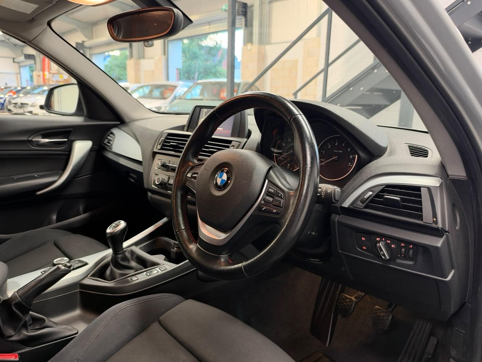 2012 BMW 1 Series - Thumbnail 14