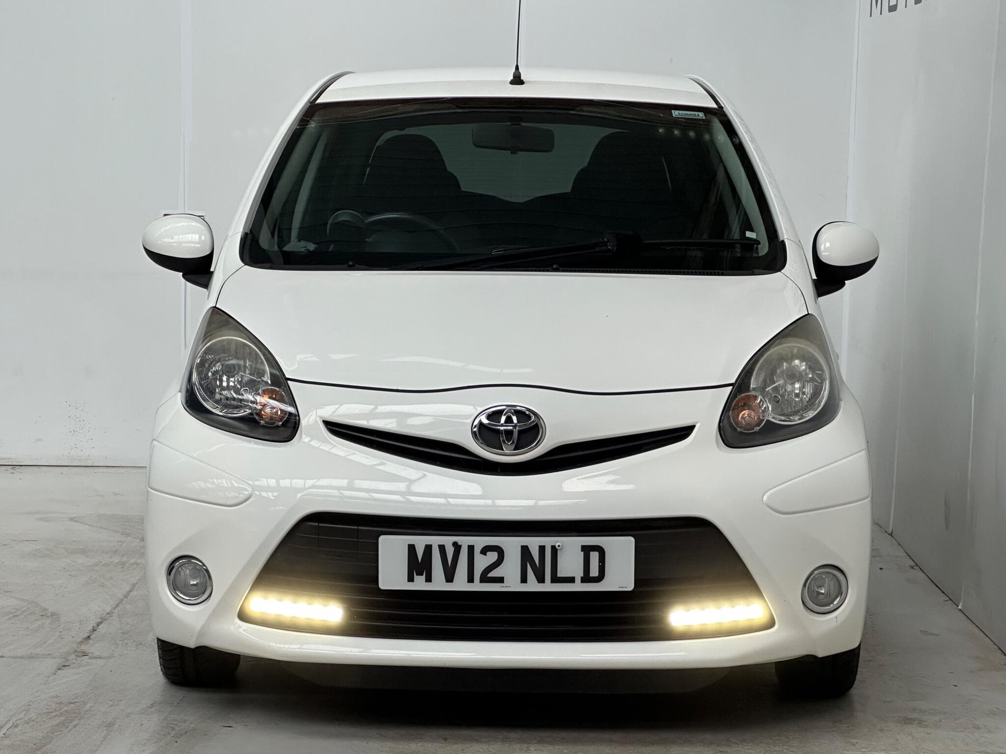 2012 Toyota AYGO - Thumbnail 2