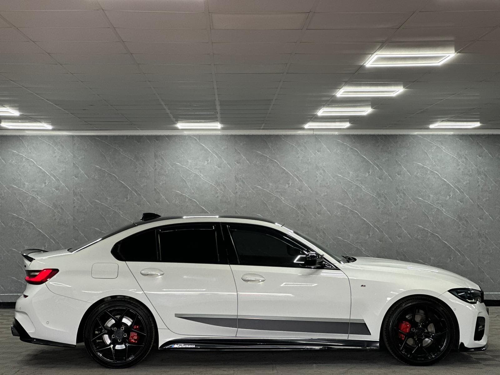 2020 BMW 3 Series - Thumbnail 16