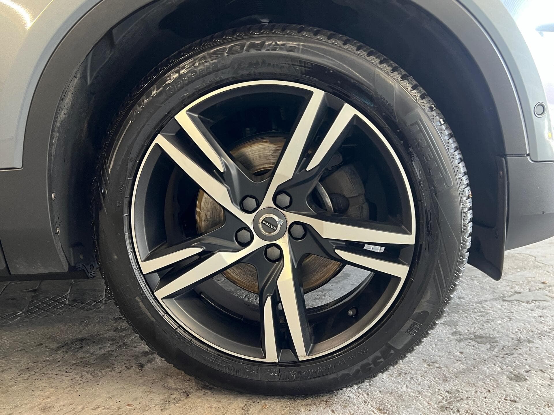 2018 Volvo XC40 - Thumbnail 19