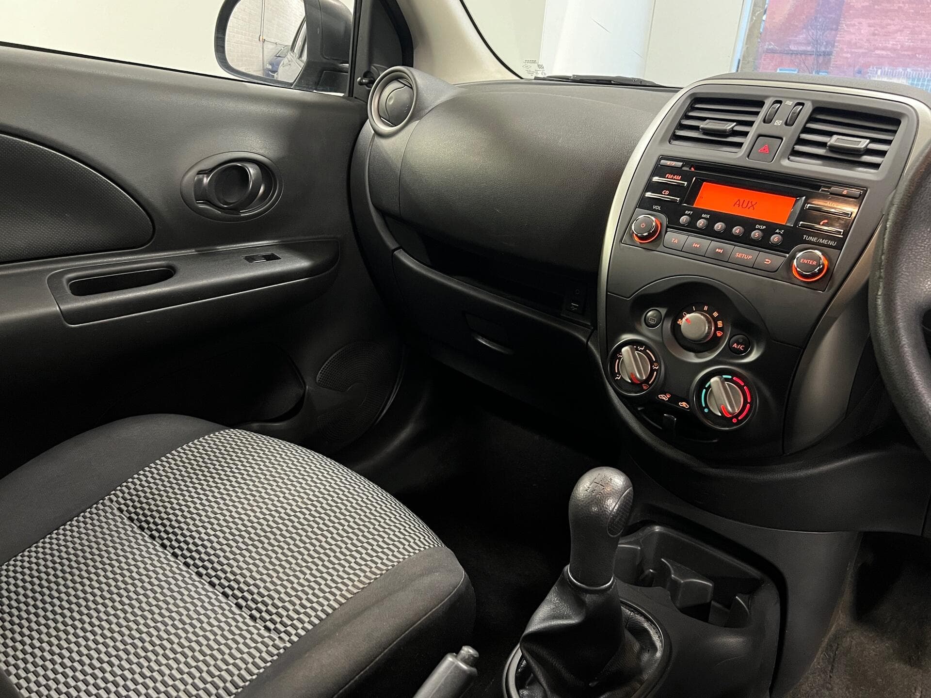 2016 Nissan Micra - Thumbnail 31