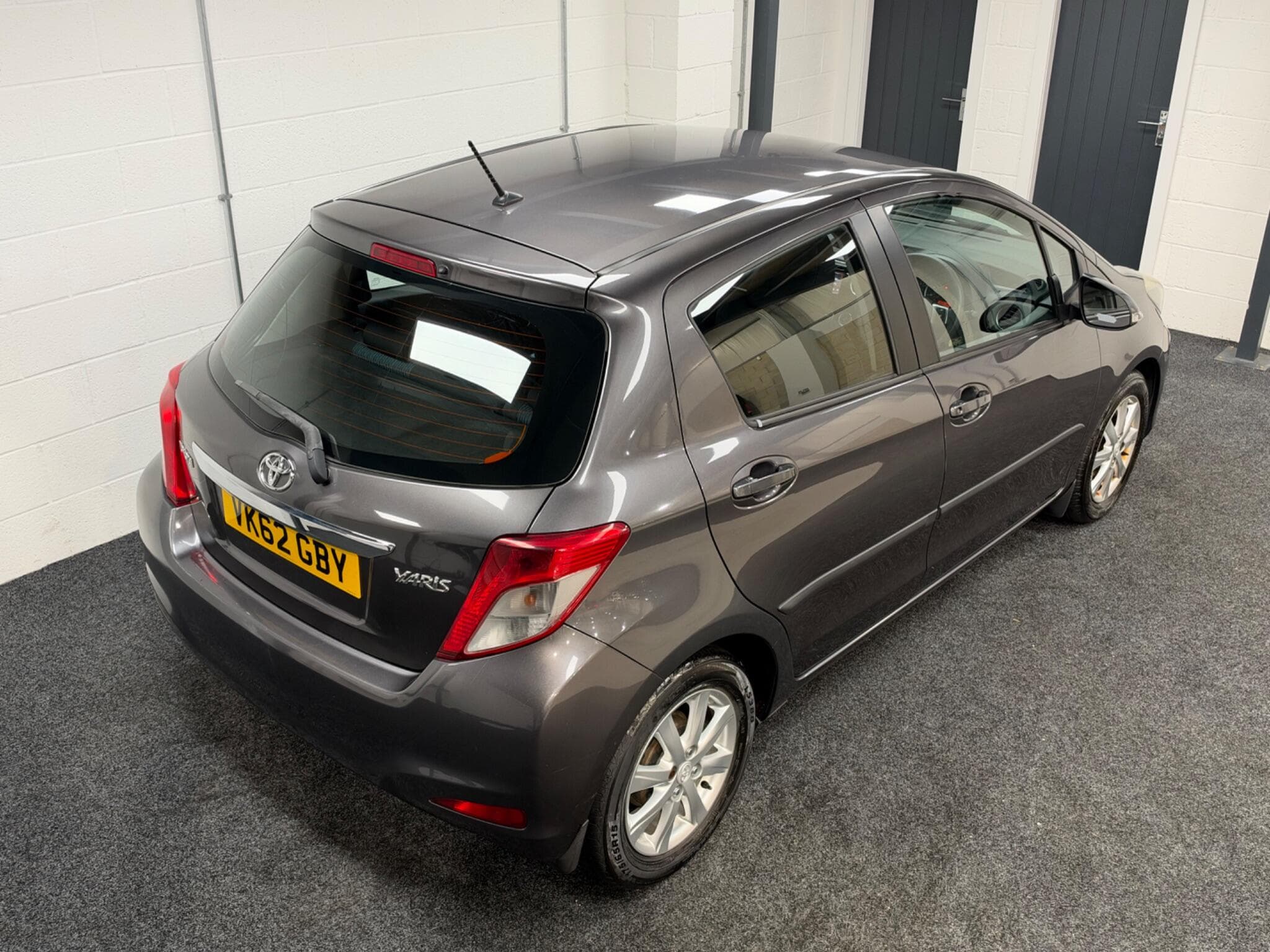 2012 Toyota Yaris - Thumbnail 14